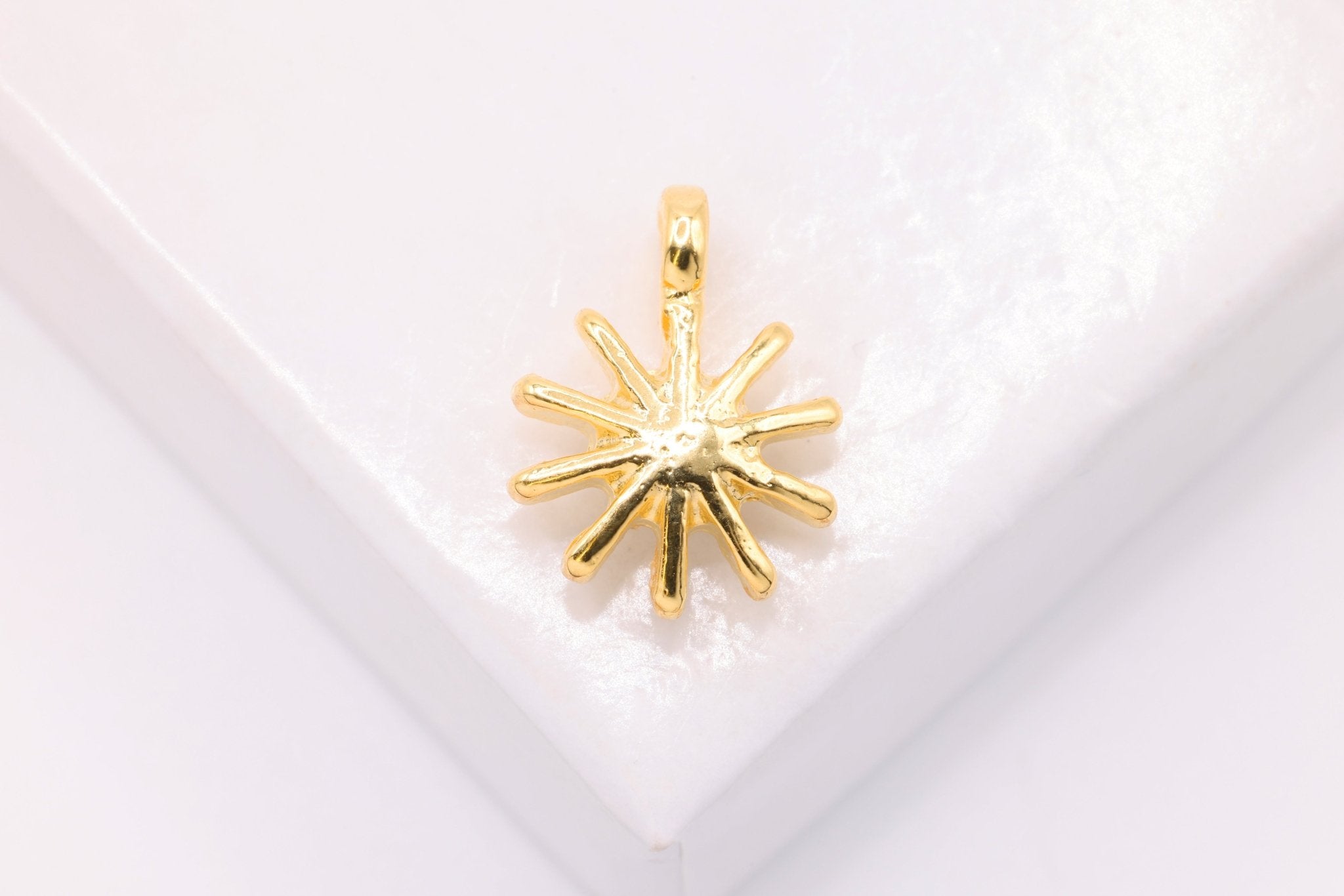 Starburst Charm, Wholesale, 14K Solid Gold, 12mm x 10mm, Sunburst Star Sun With Rays - HarperCrown