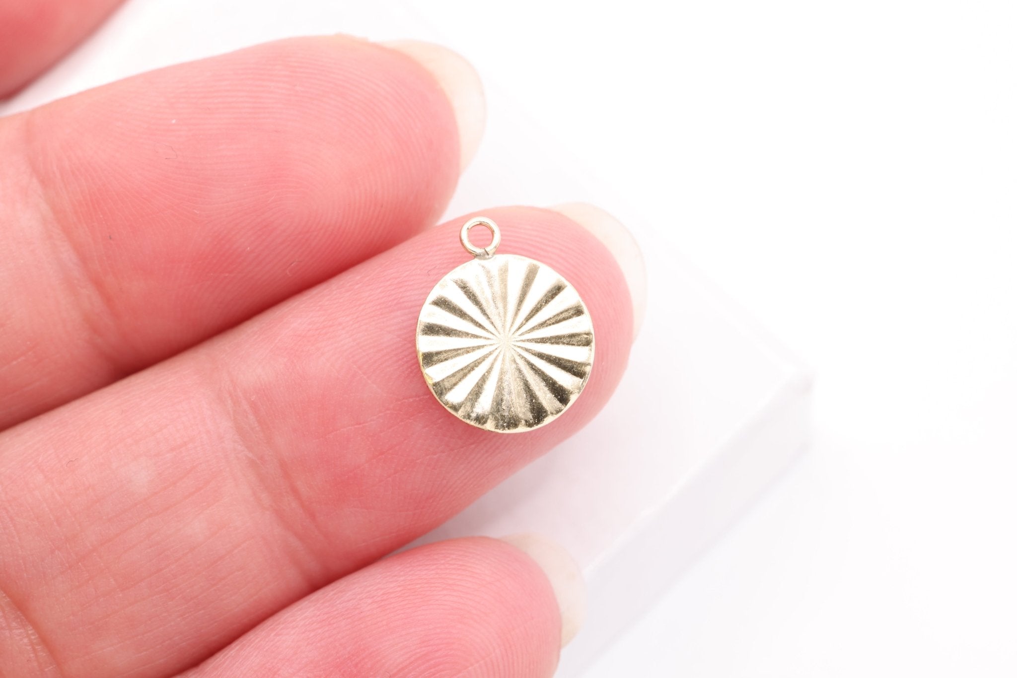 Starburst Circle Charm, 14/20 Gold - Filled, 10mm, Wholesale - HarperCrown