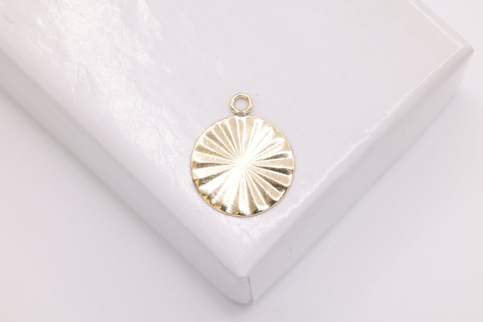 Starburst Circle Charm, 14/20 Gold - Filled, 10mm, Wholesale - HarperCrown