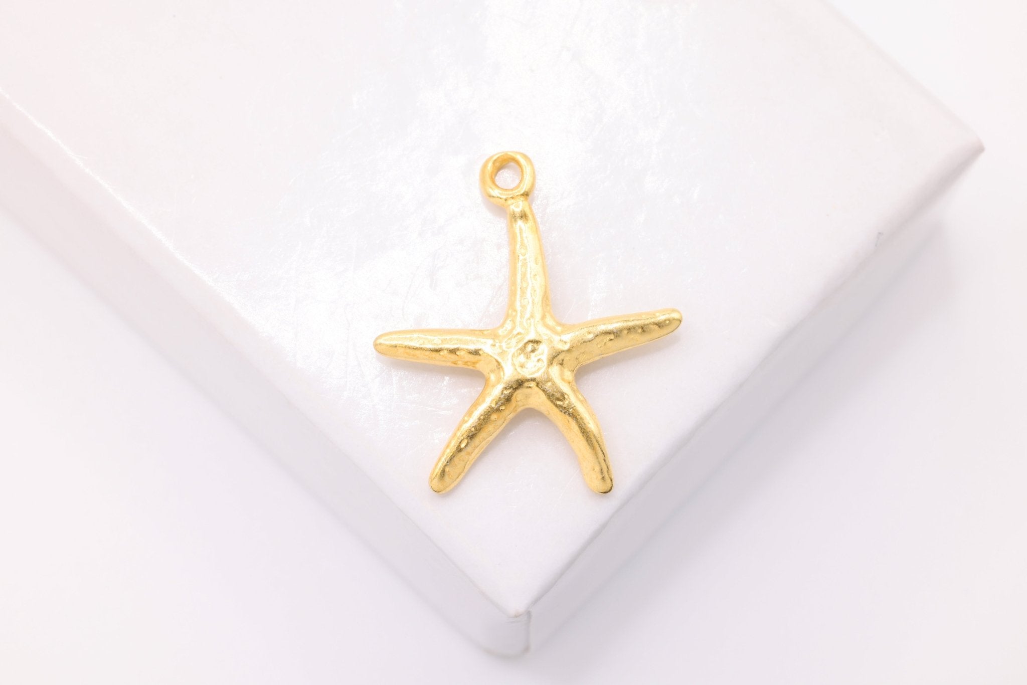 Starfish Charm, Wholesale, 14K Solid Gold, 19mm x 15mm, Sea Life - HarperCrown
