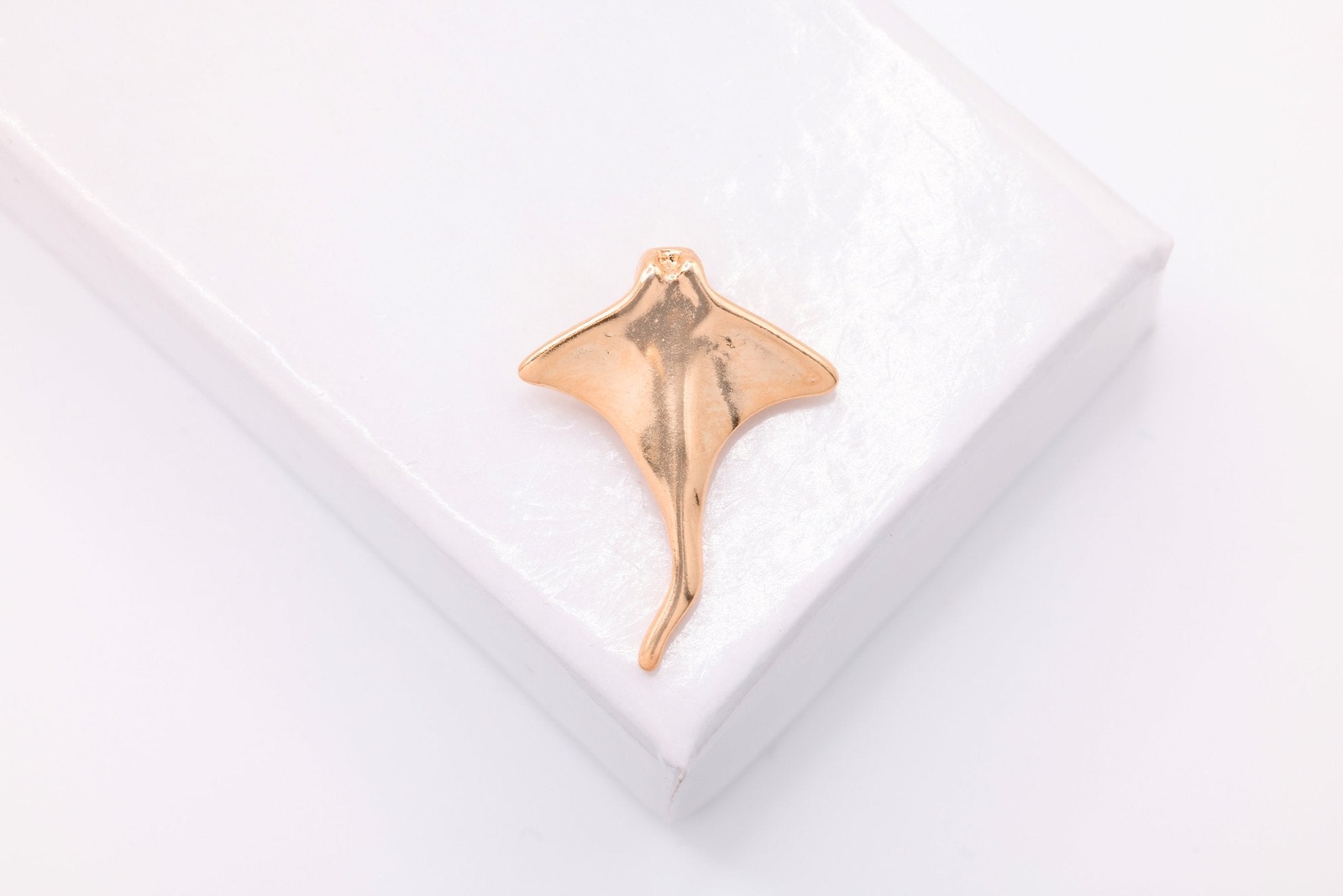 Stingray Charm, Wholesale, 18K Rose Gold - Plated 925 Sterling Silver, 20mm x 15mm, Manta Ray Sea Creature Sea life - HarperCrown