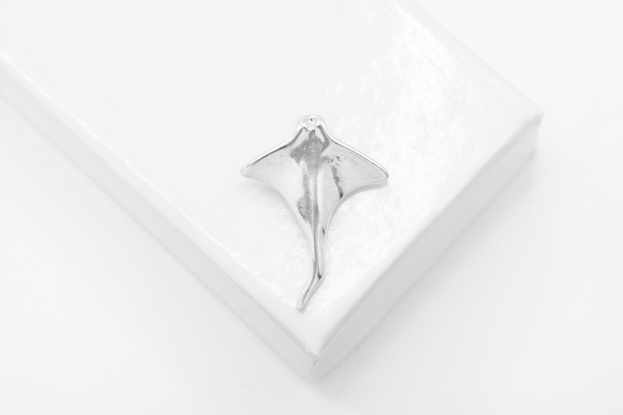 Stingray Charm, Wholesale, 925 Sterling Silver, 20mm x 15mm, Manta Ray Sea Creature Sea life - HarperCrown