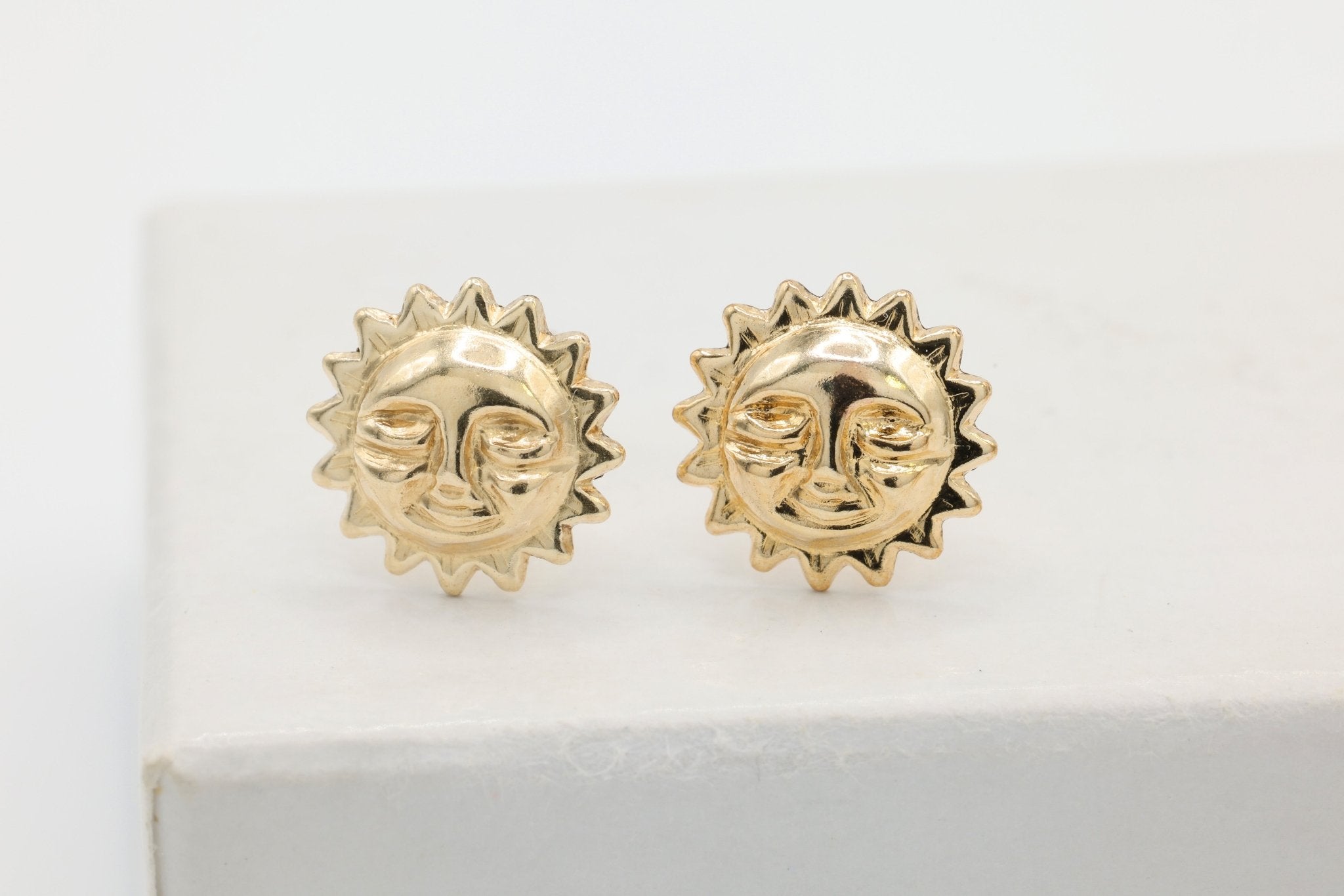 Sun Face Stud Earring, 14/20 Gold - Filled, 9mm x 9mm, Wholesale, Jewelry Earrings - HarperCrown