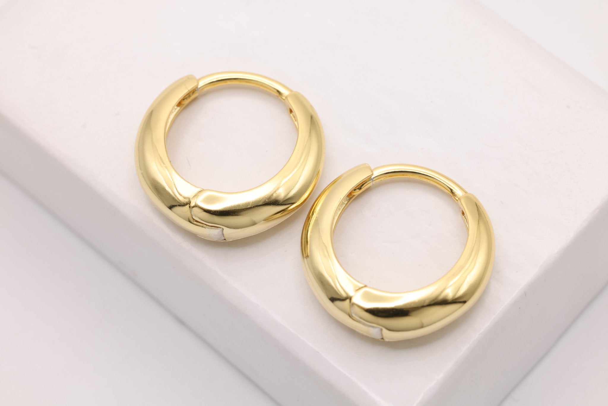 Tapered Hoop Lever Back Earrings, 1 pair Gold - Plated over Sterling Silver, 14mm, Minimalist Delicate, Wholesale Jewelry Earrings - HarperCrown