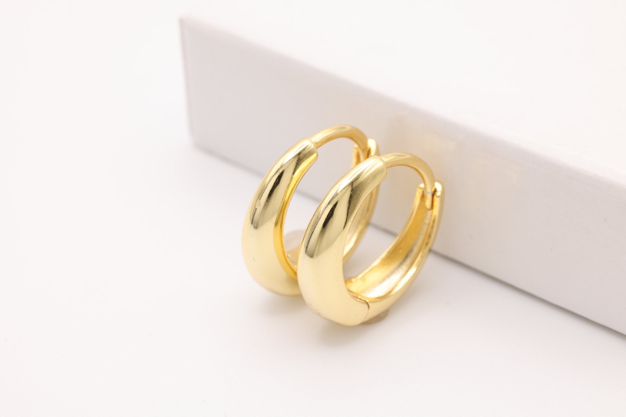 Tapered Hoop Lever Back Earrings, 1 pair Gold - Plated over Sterling Silver, 14mm, Minimalist Delicate, Wholesale Jewelry Earrings - HarperCrown