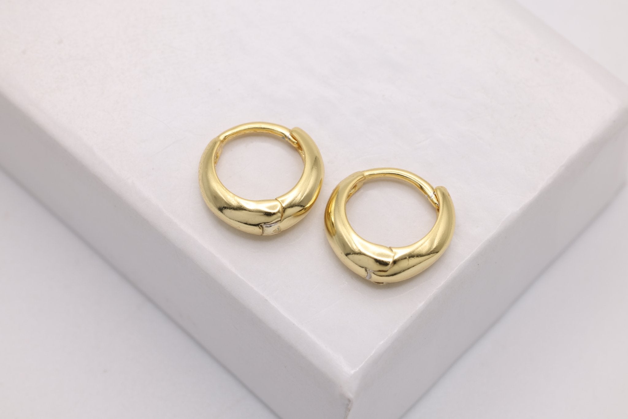 Tapered Hoop Lever Back Earrings, 1 pair Gold - Plated over Sterling Silver, 9mm, Minimalist Delicate, Wholesale Jewelry Earrings - HarperCrown