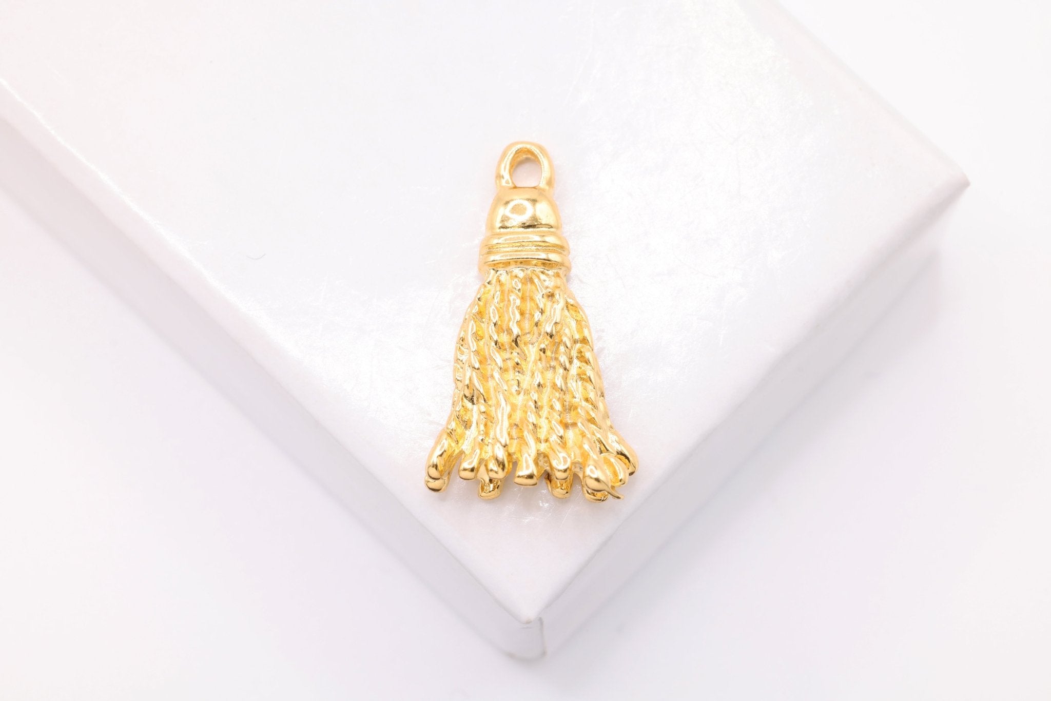 Tassel Charm, Wholesale, 14K Solid Gold, 19mm x 10mm, Tassel Decoration Graduation - HarperCrown
