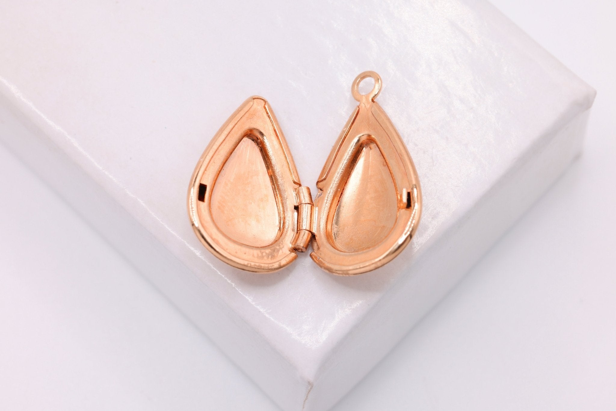 Tear Drop Photo Locket Pendant Charm, Wholesale, 14/20 Gold - Filled, 15mm x 10mm, DIY Jewelry Supplies - HarperCrown