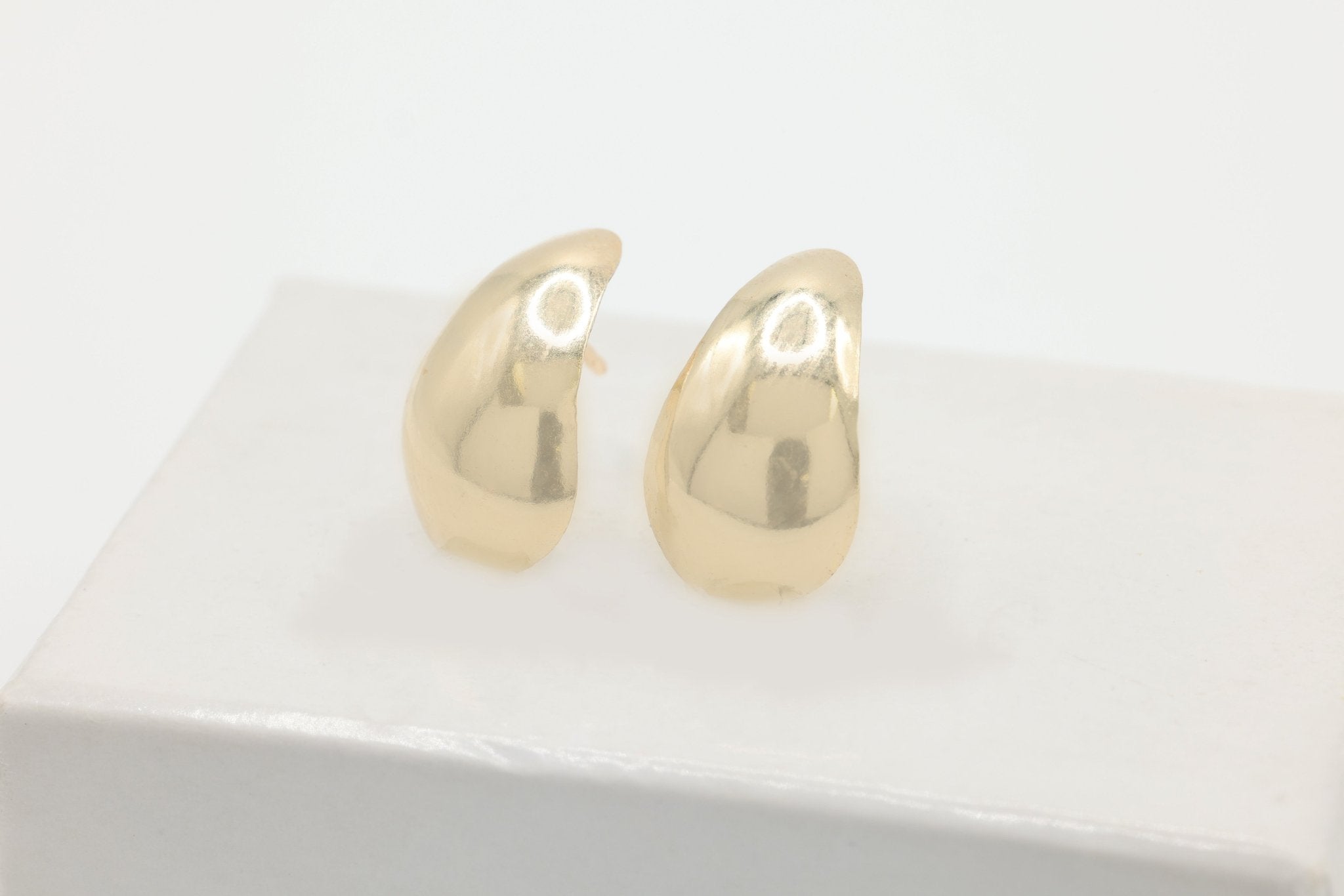 Teardrop Earring, 14/20 Gold - Filled, 13mm x 8mm, Wholesale, Tear Drop Wholesale Jewelry Earrings - HarperCrown