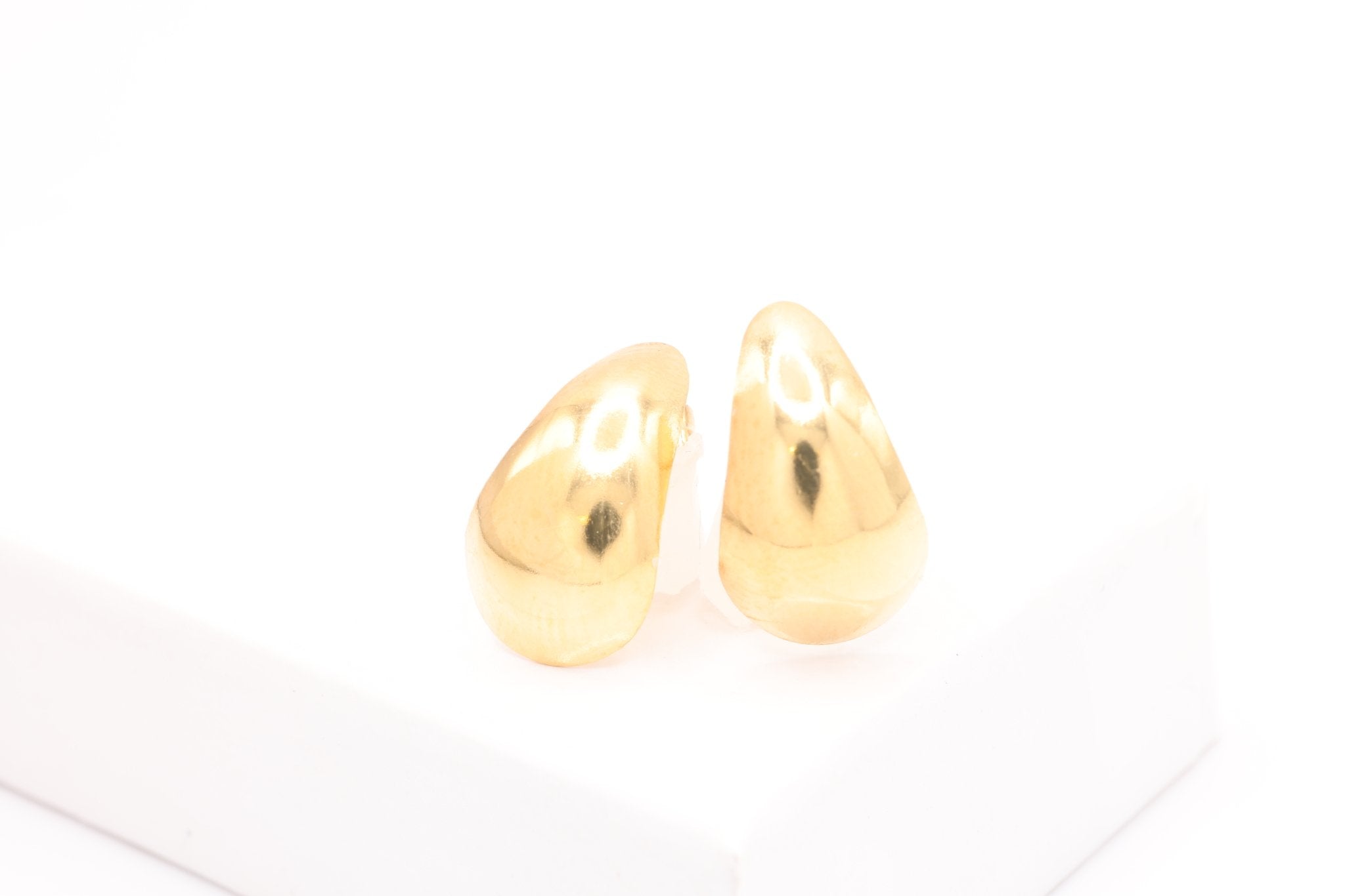 Teardrop Earrings, 1 pair Gold - Filled, 13mm x 8mm, Minimalist Delicate, Wholesale Jewelry Earrings - HarperCrown