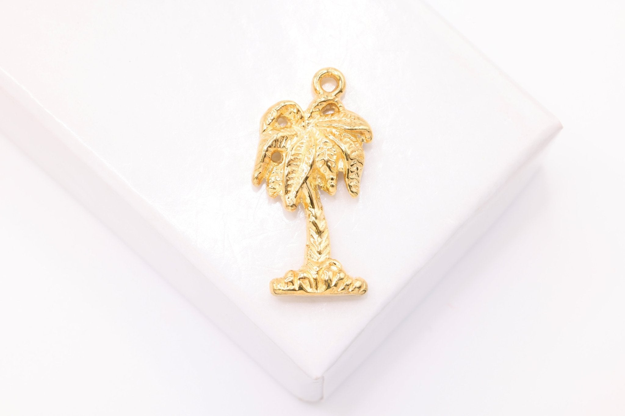 Tropical Palm Tree Charm, Wholesale, 14K Solid Gold, 21mm x 8mm, Hawaiian Coconut Tree - HarperCrown