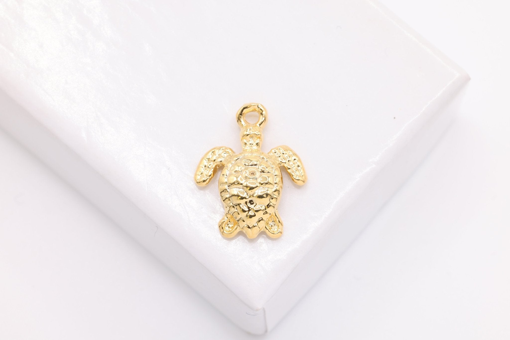 Turtle Charm, Wholesale, 14K Gold, 15mm x 12mm, Hawaiian Honu Green Sea Turtle - HarperCrown