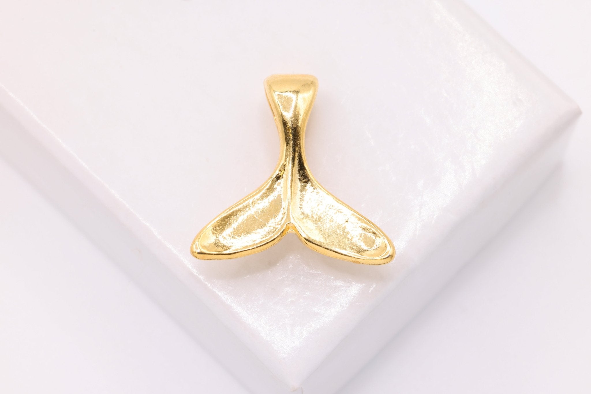 Whale Tail Charm, Wholesale, 14K Solid Gold, 16mm x 15mm, Dolphin Fin Tail - HarperCrown
