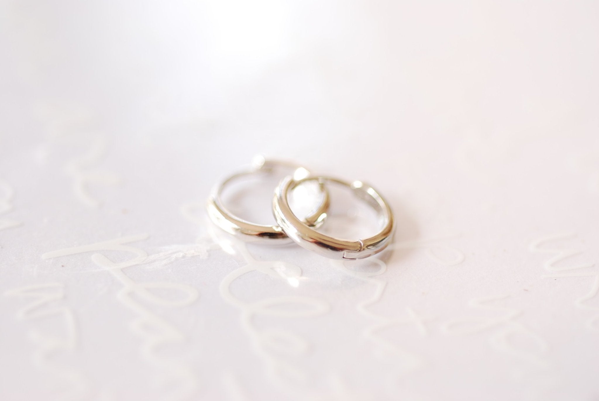 1 PAIR Gold Huggie Hoop Earrings Gold Sterling Silver Conch Hoop Cartilage Hoop Helix Hoop Tragus Hoop Dainty Hoop Earrings Thin Huggie Hoop - HarperCrown