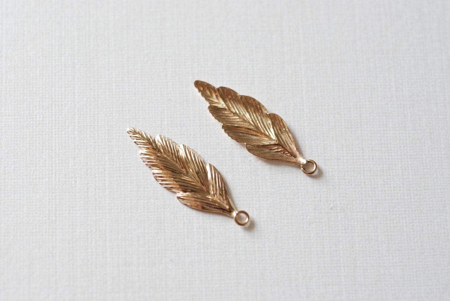 Leaf Charms, Wholesale, 14/20 Gold-Filled, 21mm x 6mm, Drops Dangles Leaves Nature Leaves Petal