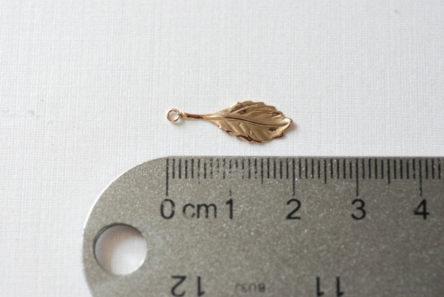 Leaf Charm, Wholesale, 14/20 Gold-Filled, 21mm x 7mm, Drops Dangles Leaves Nature Leaves Petal