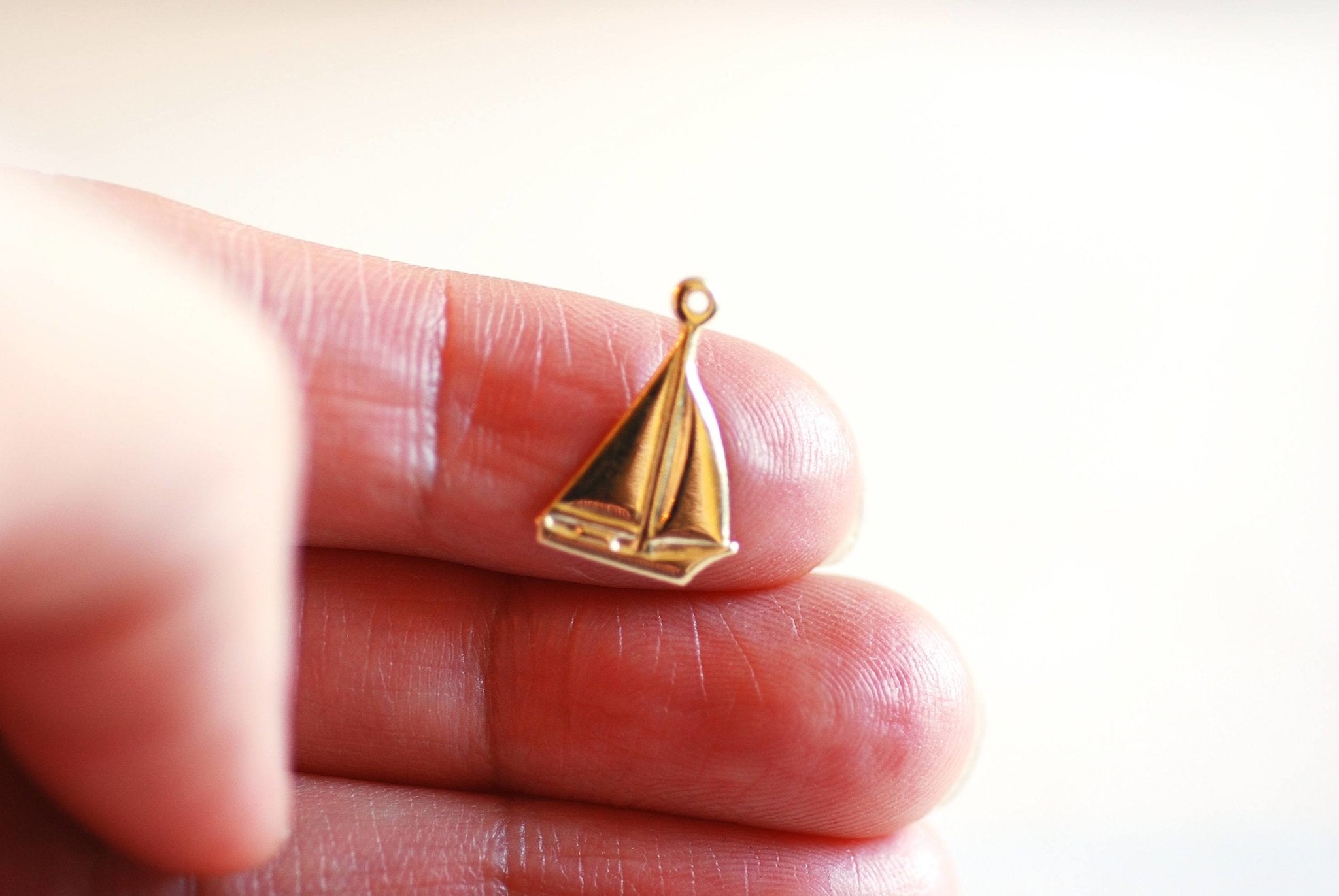 Sailboat Charm, Wholesale, 14/20 Gold-Filled, 15mm x 10mm, Sail Boat Ship Nautical Beach Sailing