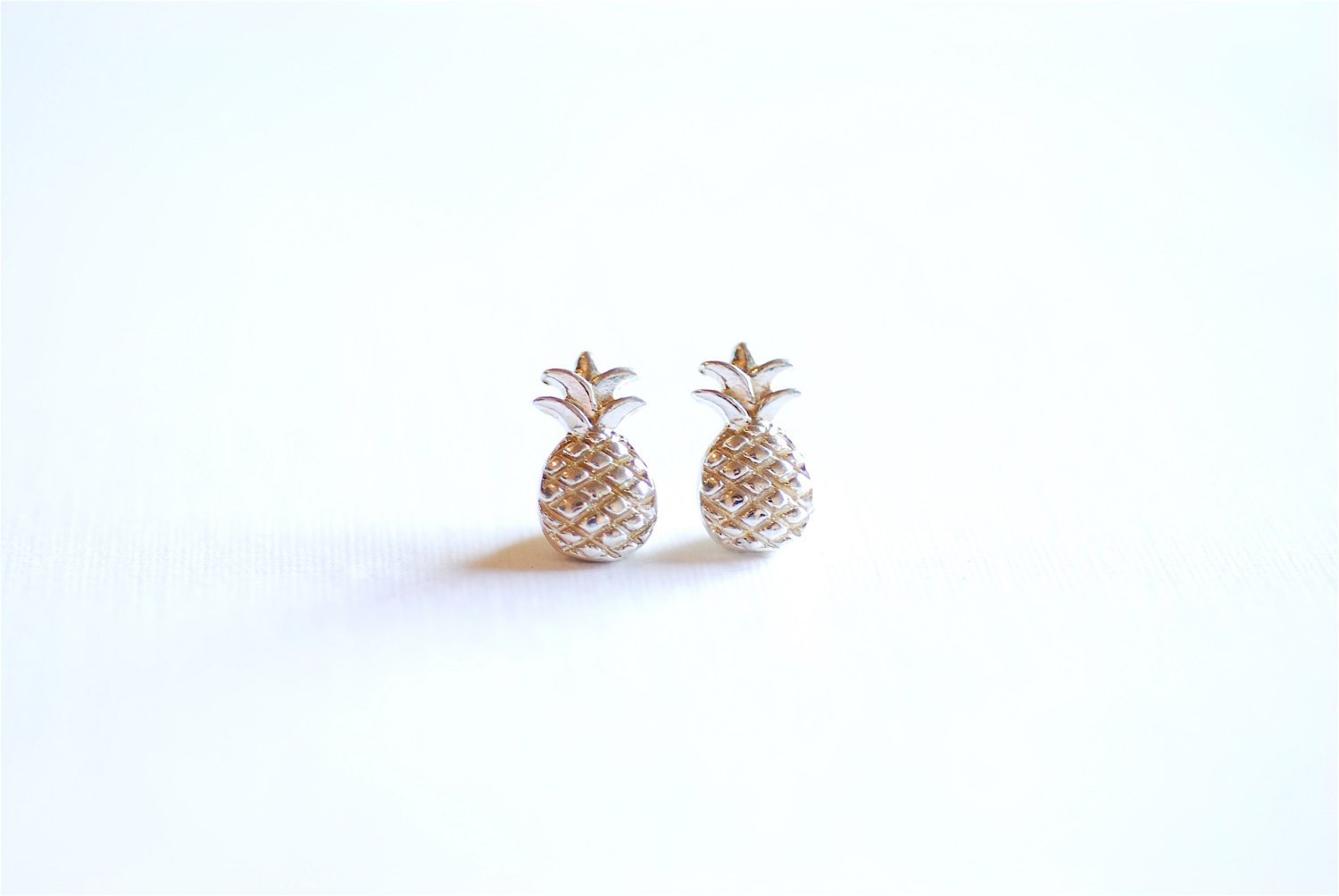 Pineapple Charm, Wholesale, 925 Sterling Silver, 11mm x 7mm, Hawaiian Pine Cone