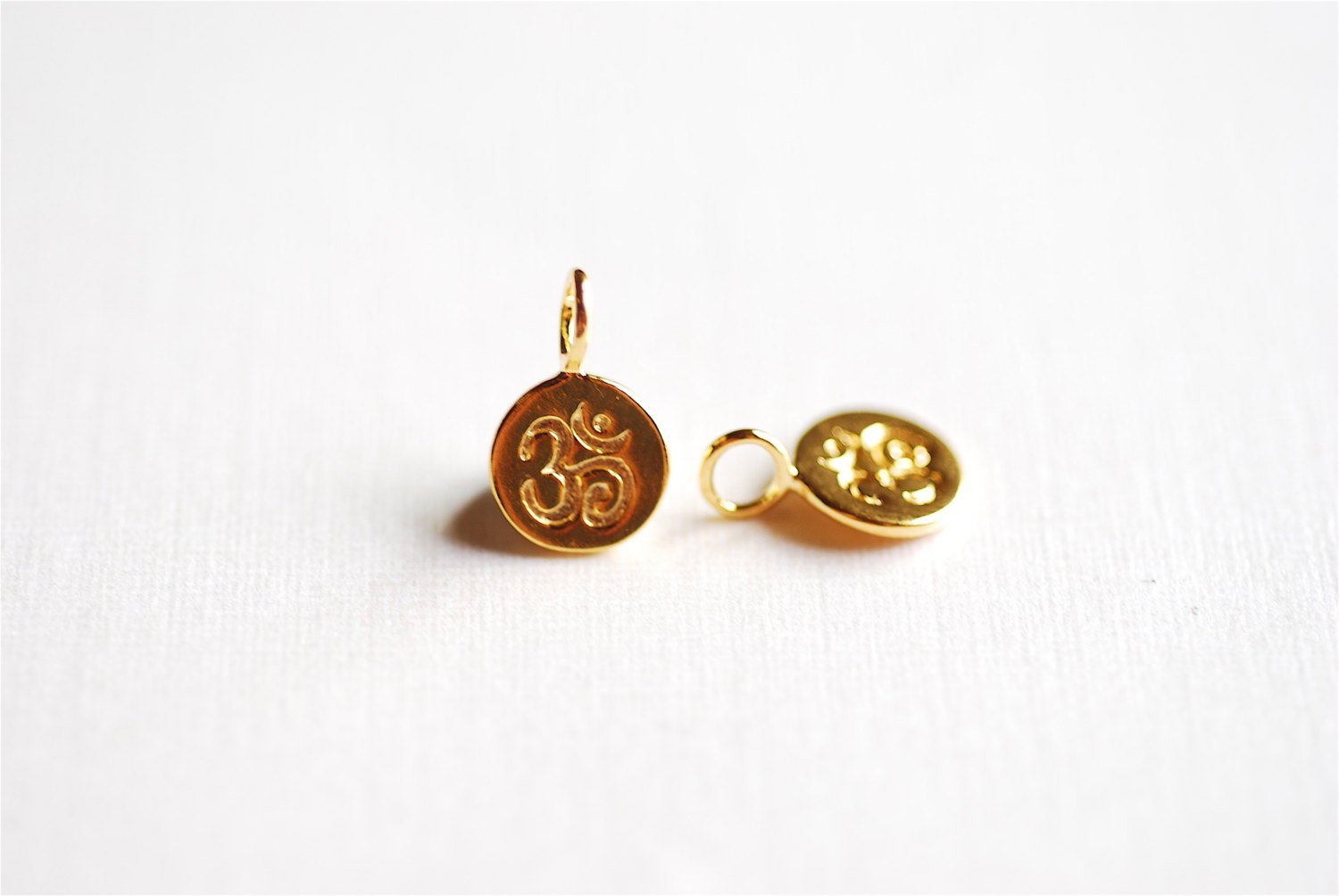 2pcs Shiny Vermeil Gold Spiritual Yoga Ohm Om Symbol Charm -18kt gold plated over Sterling Silver Om tag pendants, Gold Ohm om disc, 249 - HarperCrown