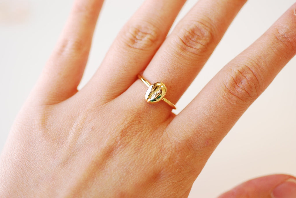 Cowrie shell on sale ring gold