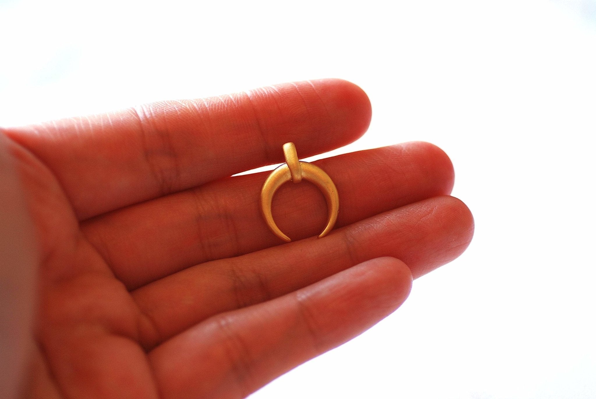 Crescent Moon Pendant Charm - 18k gold plated over 925 Sterling Silver, Half Moon Charm, Horn, Tusk, Diy Craft Jewelry Parts, J279 - HarperCrown