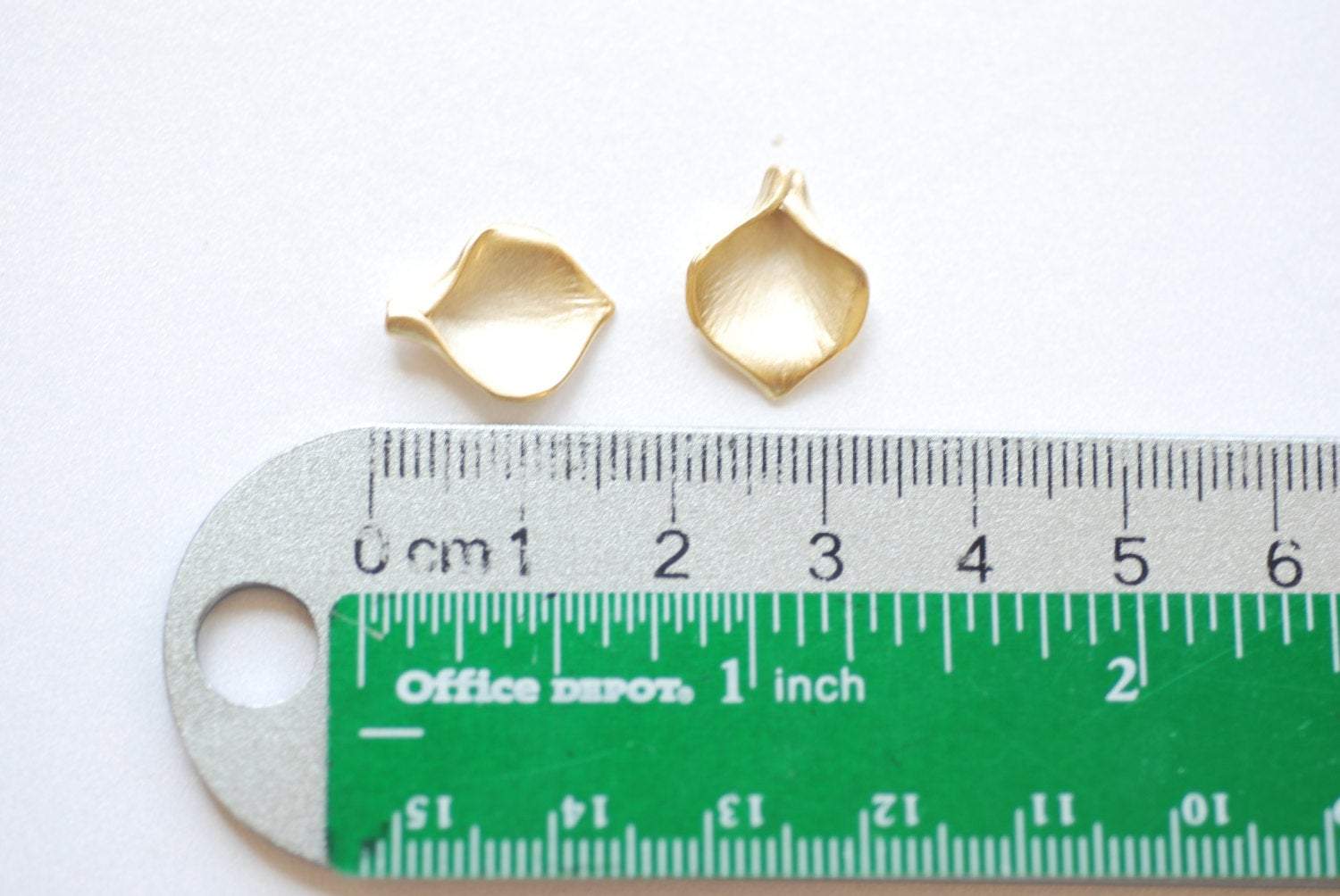 Matte Vermeil Gold Calla Lily Petal Charm- 18k gold plated Sterling Silver bead cap, gold calla lily bead cone, nature charm pendant, 187 - HarperCrown