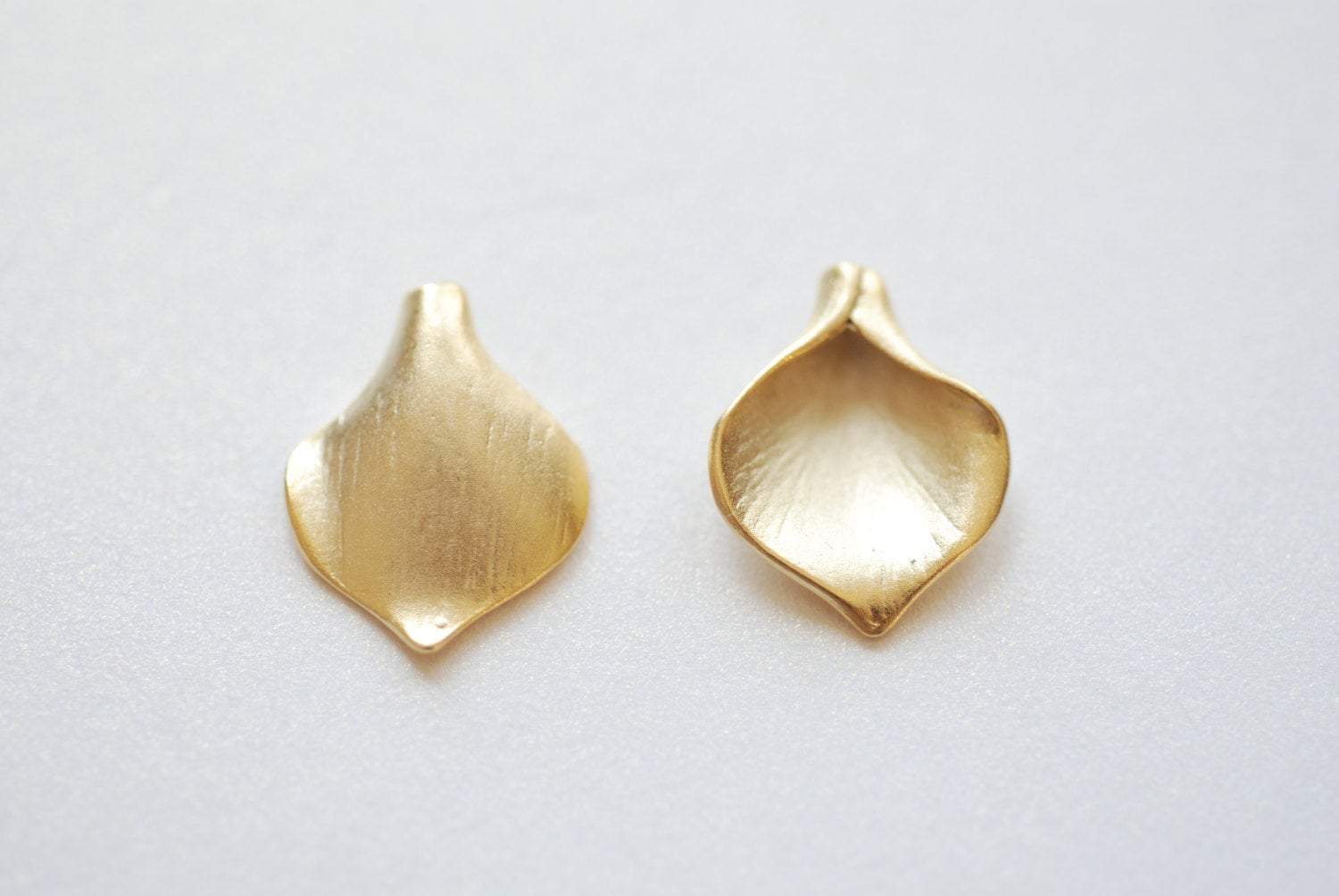 Matte Vermeil Gold Calla Lily Petal Charm- 18k gold plated Sterling Silver bead cap, gold calla lily bead cone, nature charm pendant, 187 - HarperCrown