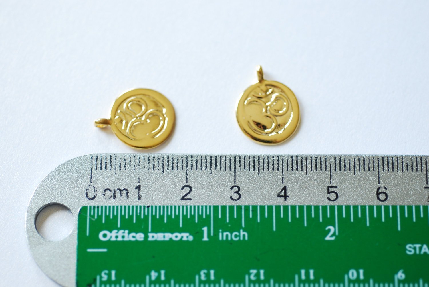 Shiny Vermeil Gold Round Ohm Sanskrit Disc- 18k gold plated over Sterling Silver, Yoga Om pendant, Gold Om Disc, Vermeil Supplies, Beads,204 - HarperCrown