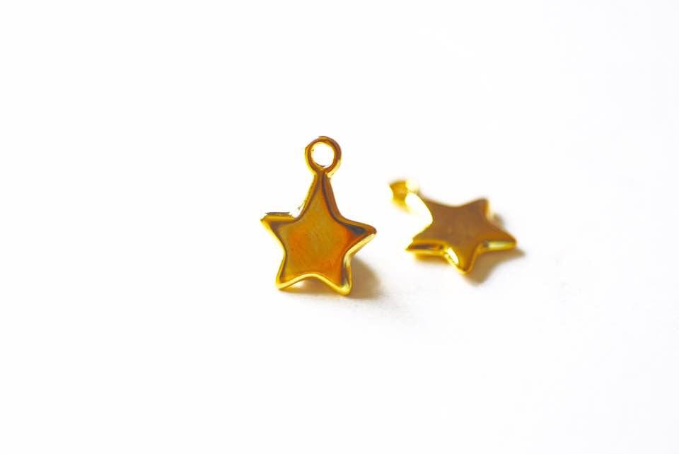 Shiny Vermeil Gold Star- 18k gold plated over Sterling Silver Star Charm, Gold Star Stamping Blanks, Reversible Star, Gold Star beads - HarperCrown