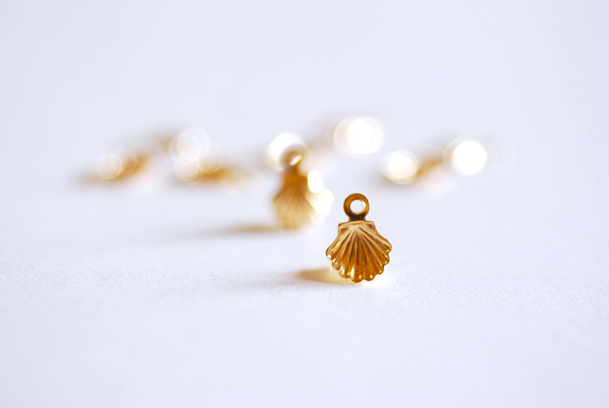 Small 14k Gold Filled Seashell charm, 14k gf, beach conch empty sea shell, sea life, marine life, clam shell, oyster shell, R228-03 - HarperCrown
