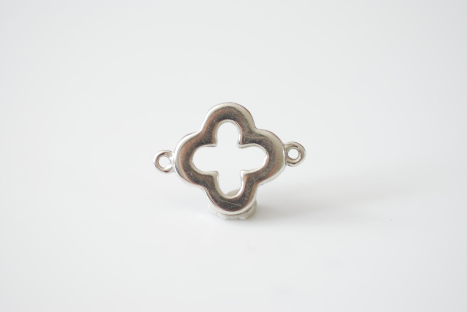 Sterling Silver Quartrefoil Charm Pendant- 925 Silver Clover Connector, Sterling Silver four leaf quatrefoil clover connector link, 75 - HarperCrown