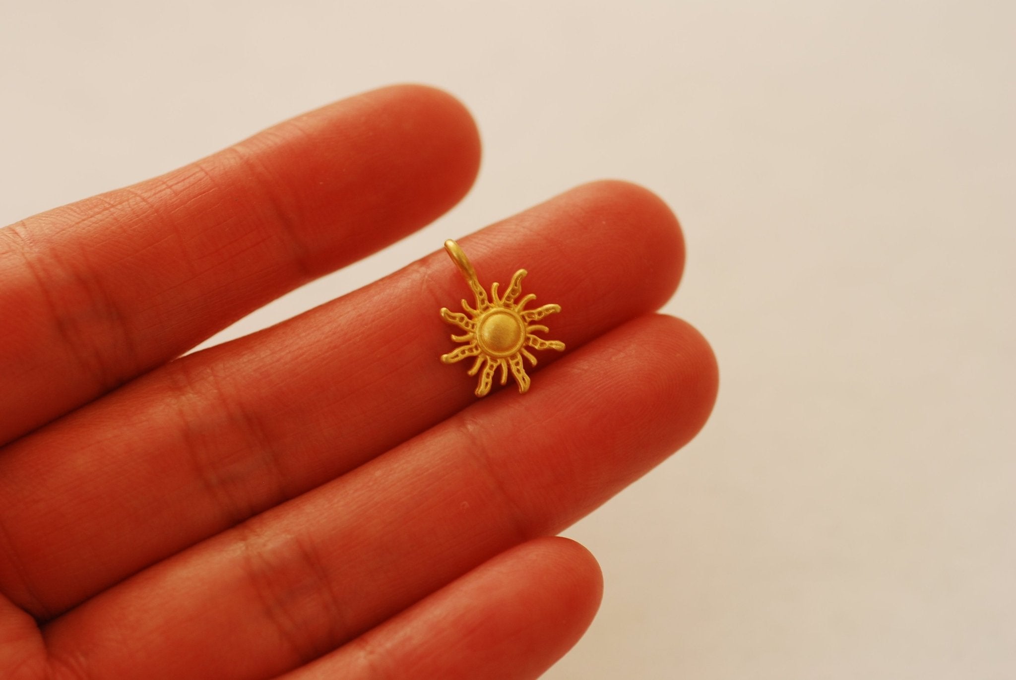 Vermeil Gold or Sterling Silver Sun charm Pendant Starburst Sun Rays Gold Sunshine Sky Celestial Polaris Wholesale Bulk Charms Jewelry J354 - HarperCrown