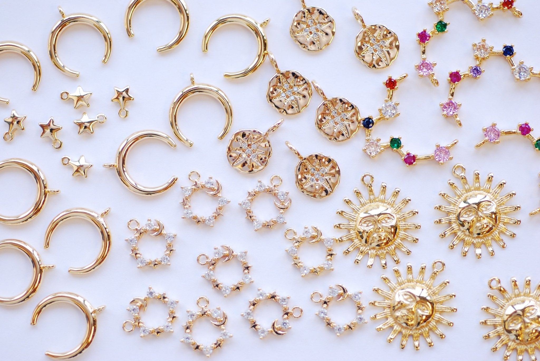 4 Ways to Use Charms for Easy Jewelry Designs - HarperCrown