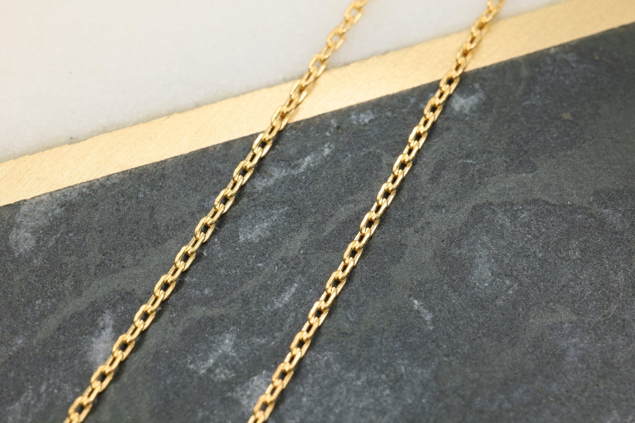 1.3mm Flat Oval Textured Cable Chain, 14/20 Gold-Filled, Wholesale, Pay Per Foot, Jewelry Making Chain - HarperCrown