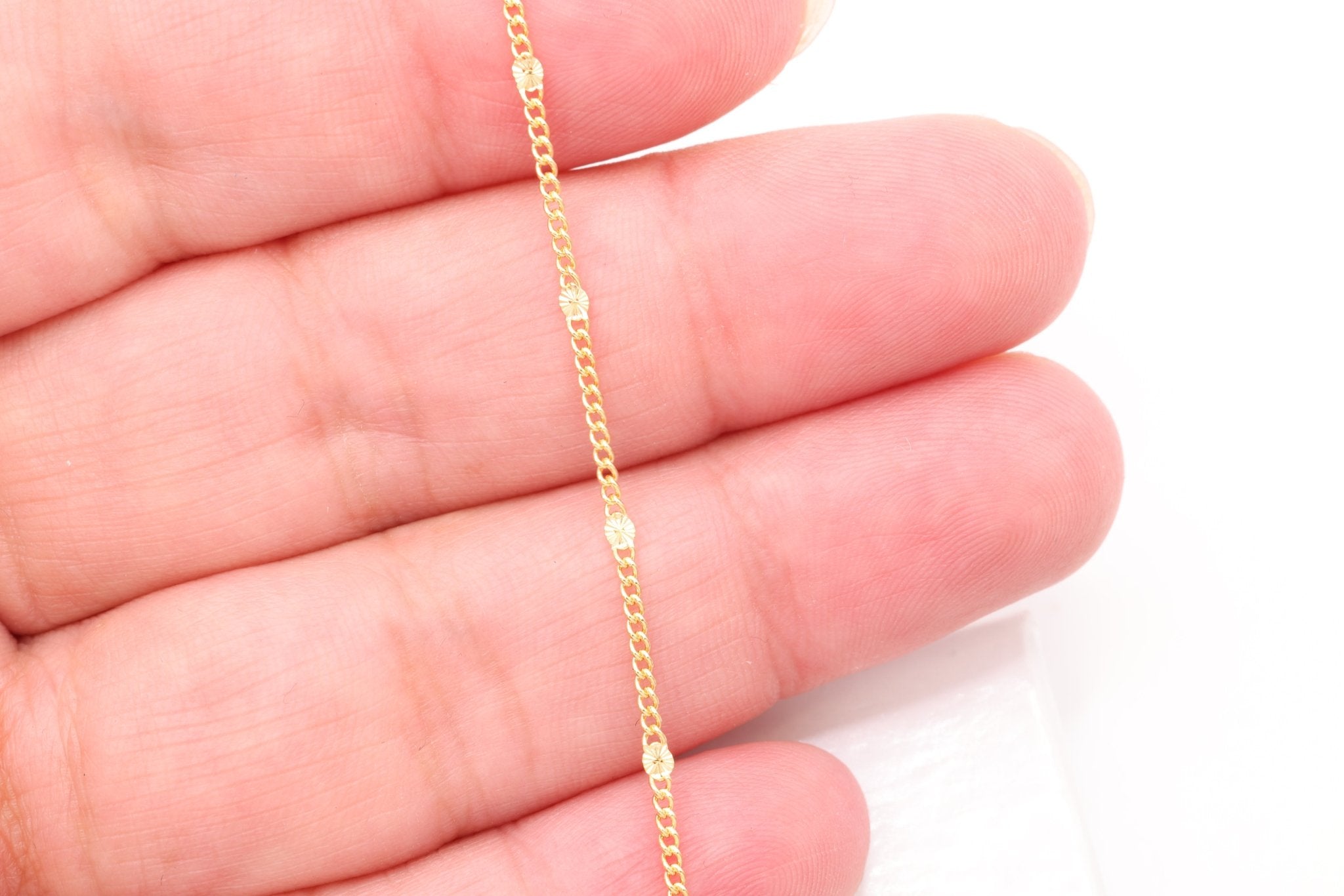 1.5mm Starburst Curb Chain, 14/20 Gold - Filled, Wholesale, Pay Per Foot Jewelry Making Chain - HarperCrown