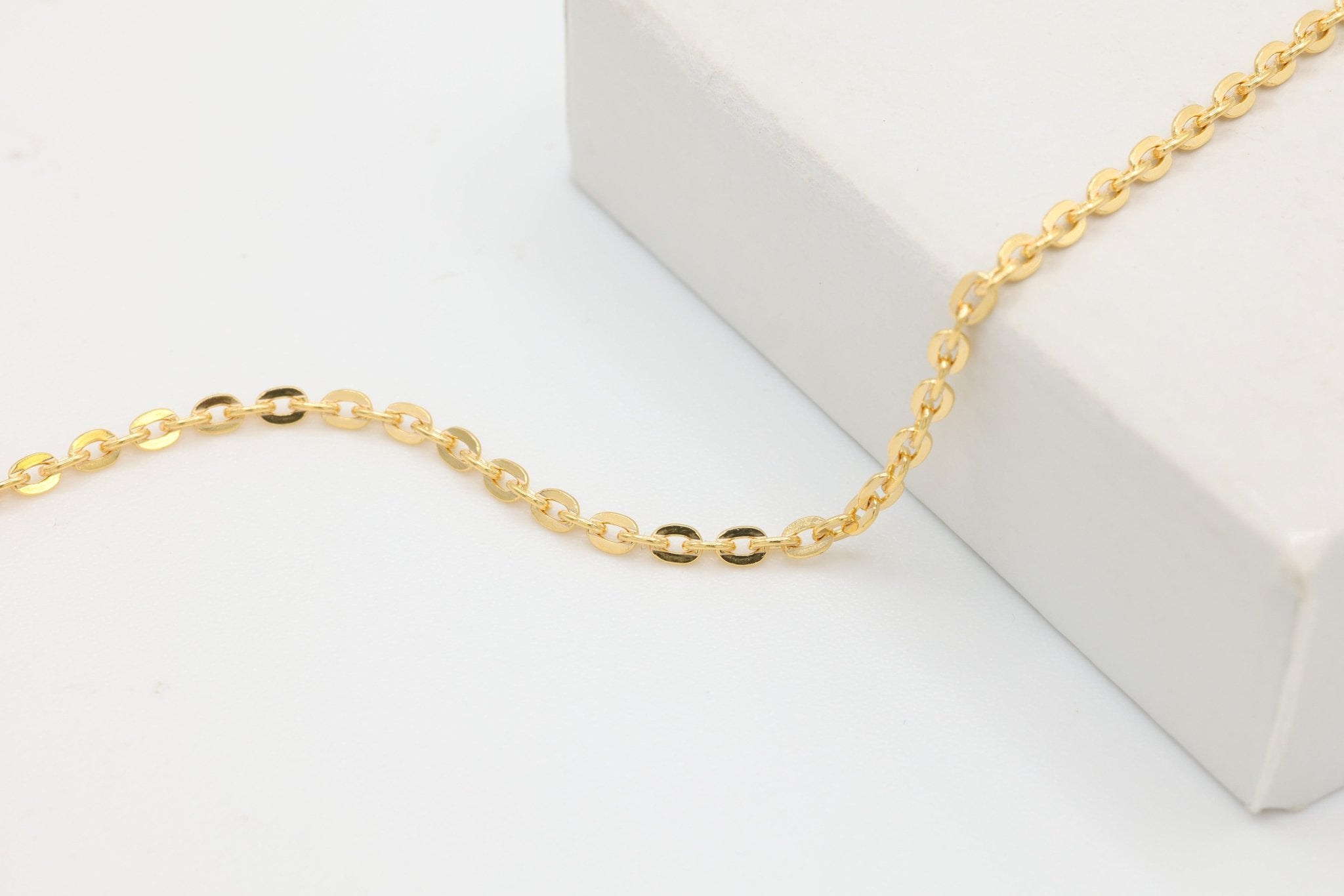 1.7mm x 2.4mm Flat Oval Cable Chain, 14/20 Gold - Filled, Wholesale, Pay Per Foot, Jewelry Making Chain - HarperCrown