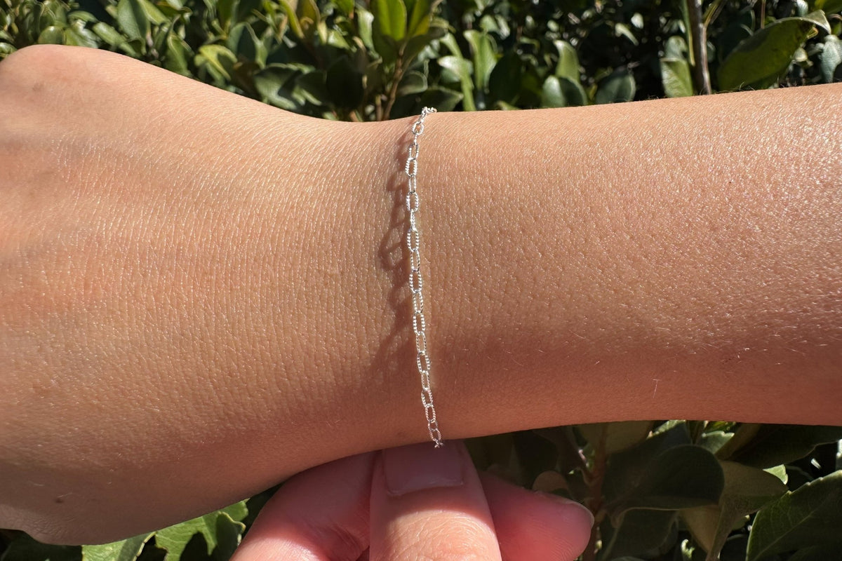 1.8mm x 3.7mm Knurled Paperclip Chain, 925 Sterling Silver, Wholesale, Pay Per Foot, Jewelry Making Chain - HarperCrown
