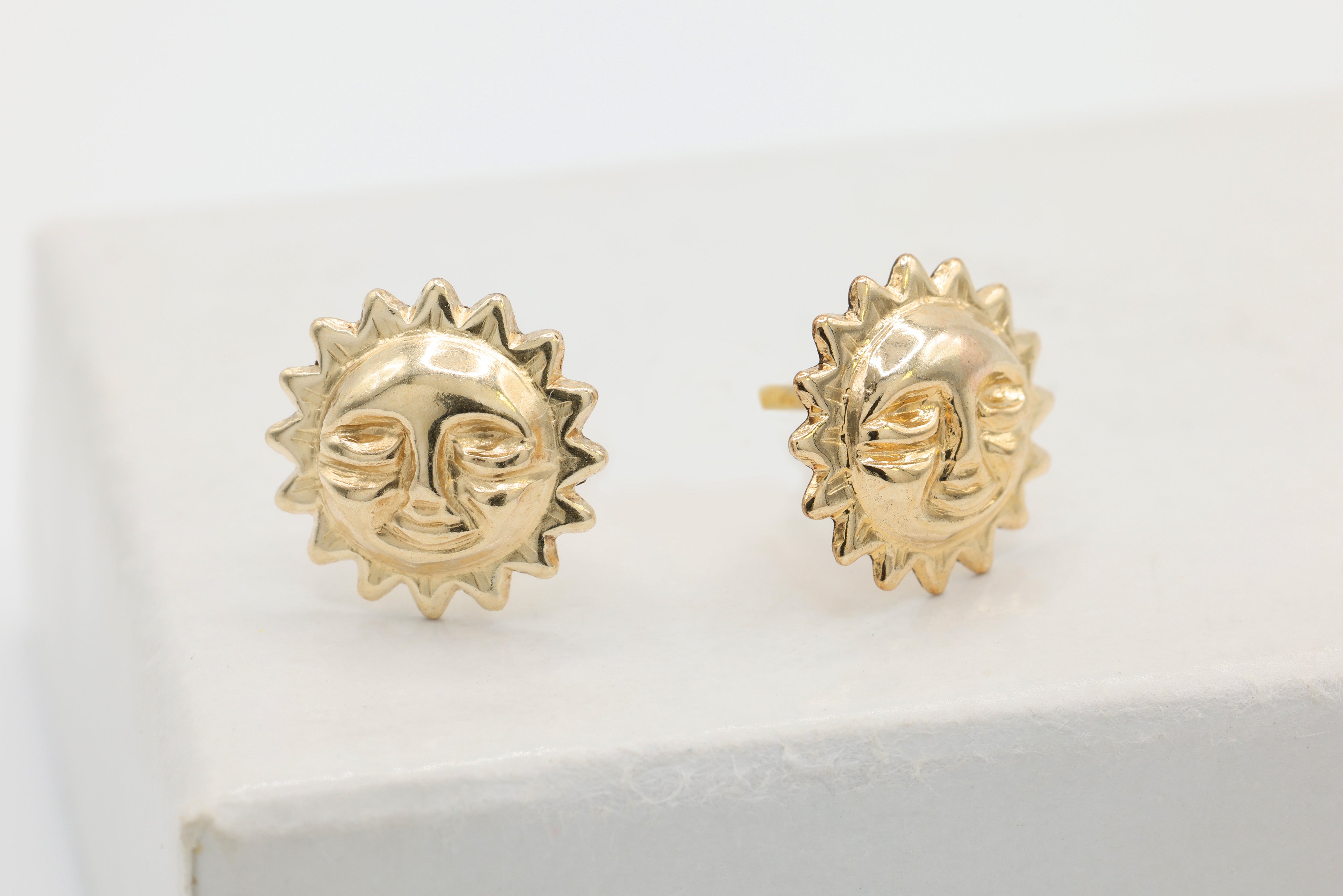 Sun Face Stud Earring, 14/20 Gold-Filled, 9mm x 9mm, Wholesale, Jewelry Earrings