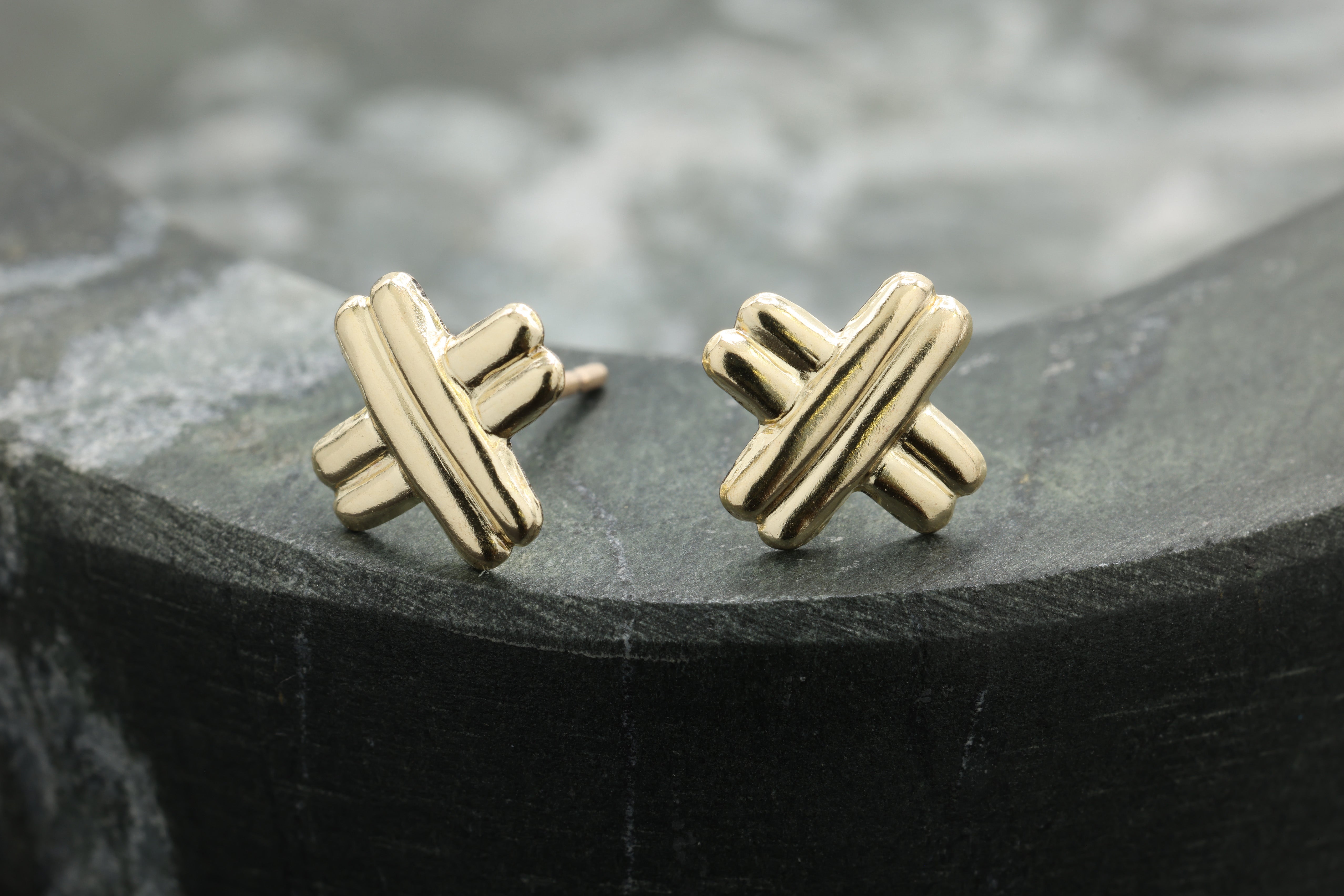 Crisscross Stud Earring, 14/20 Gold-Filled, 8mm x 8mm, Wholesale, Crossed Bar Dainty Minimalist Jewelry Earrings