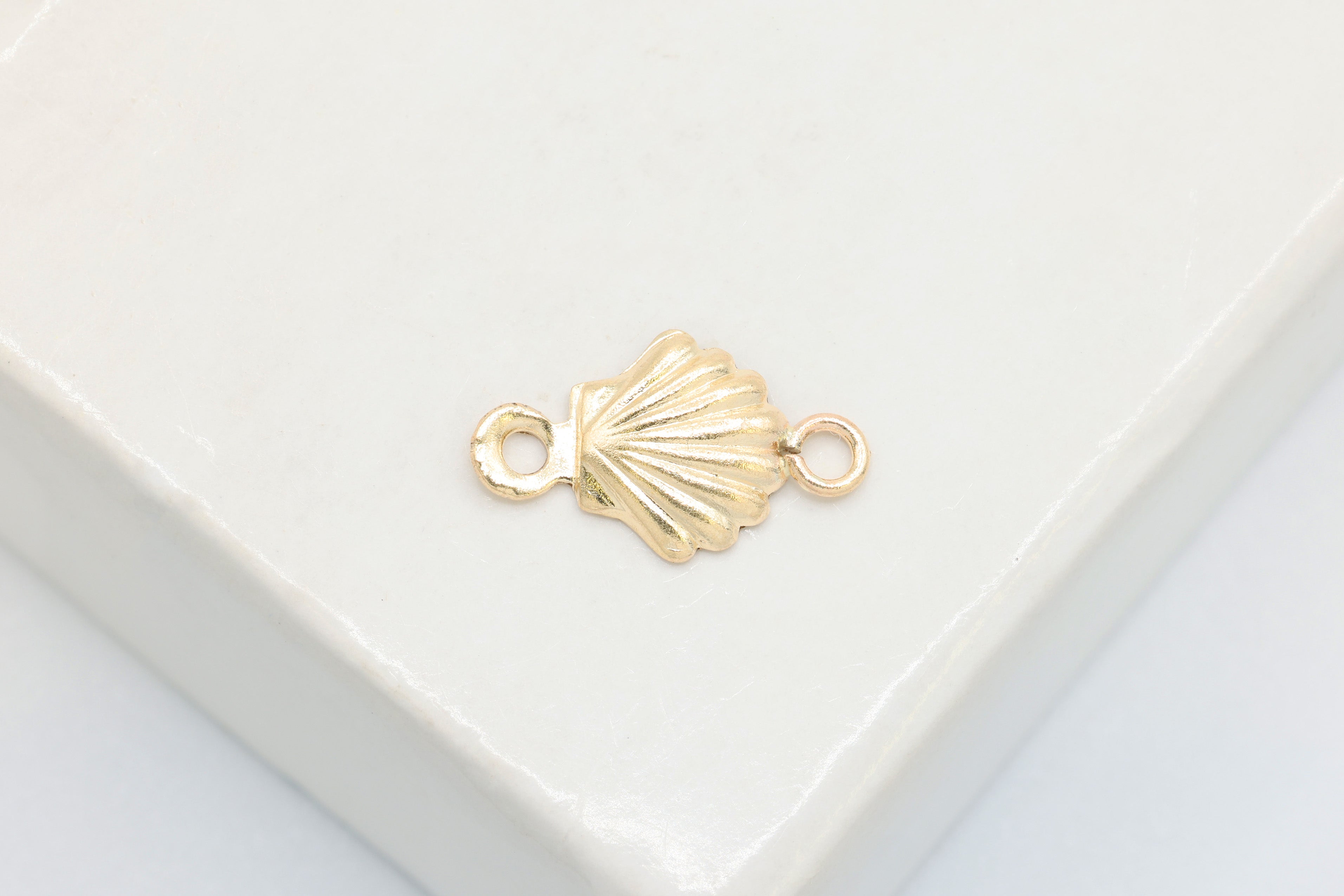Seashell Connector Charm, Wholesale, 14/20 Gold-Filled, 10mm x 6mm, Scallop Shell Ocean Link, Jewelry Making Charm