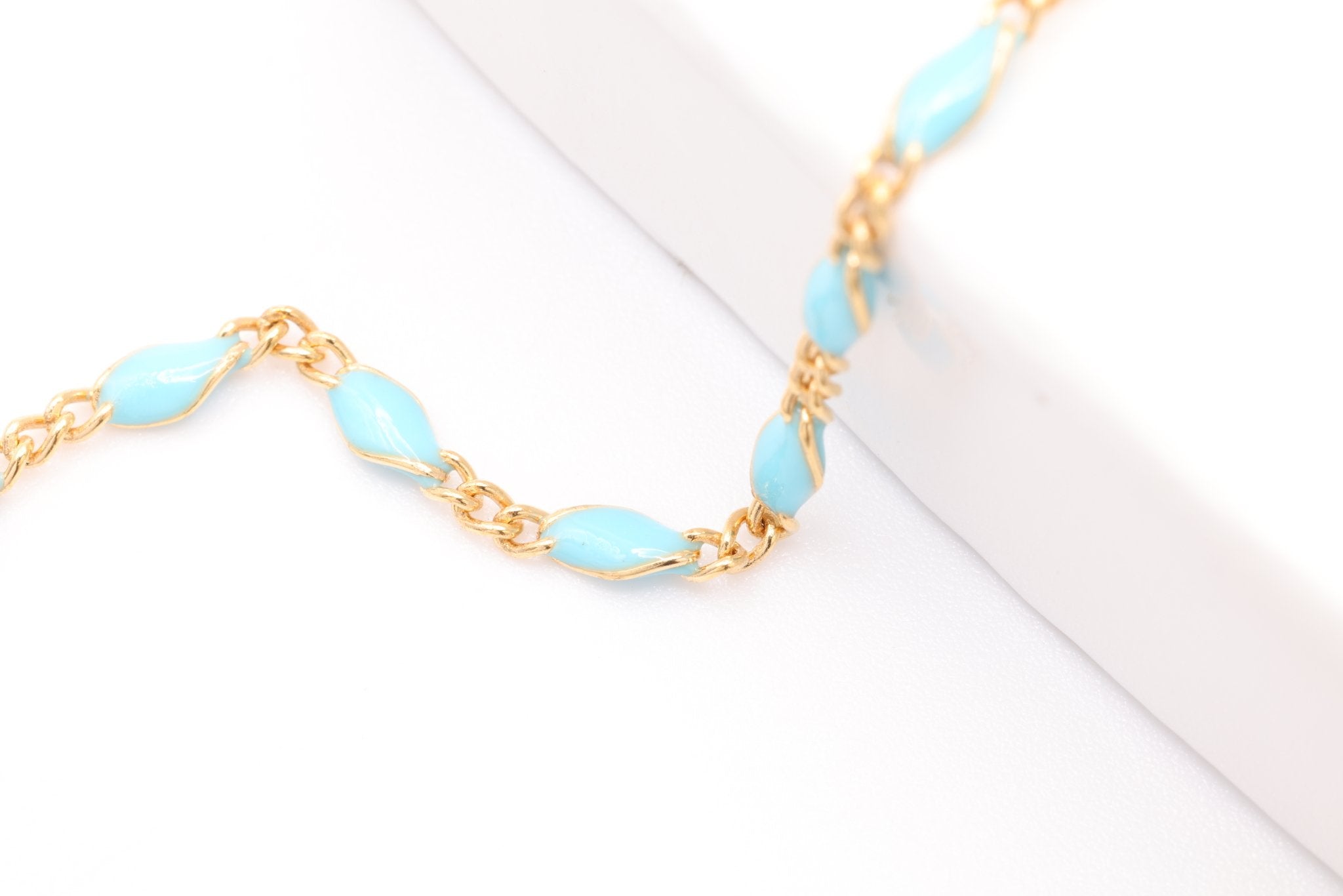 2.5mm x 3.5mmmm Figaro Turquois Enamel Chain, Gold - Filled, Enamel Color Unfinished Chain Permanent Jewelry - HarperCrown