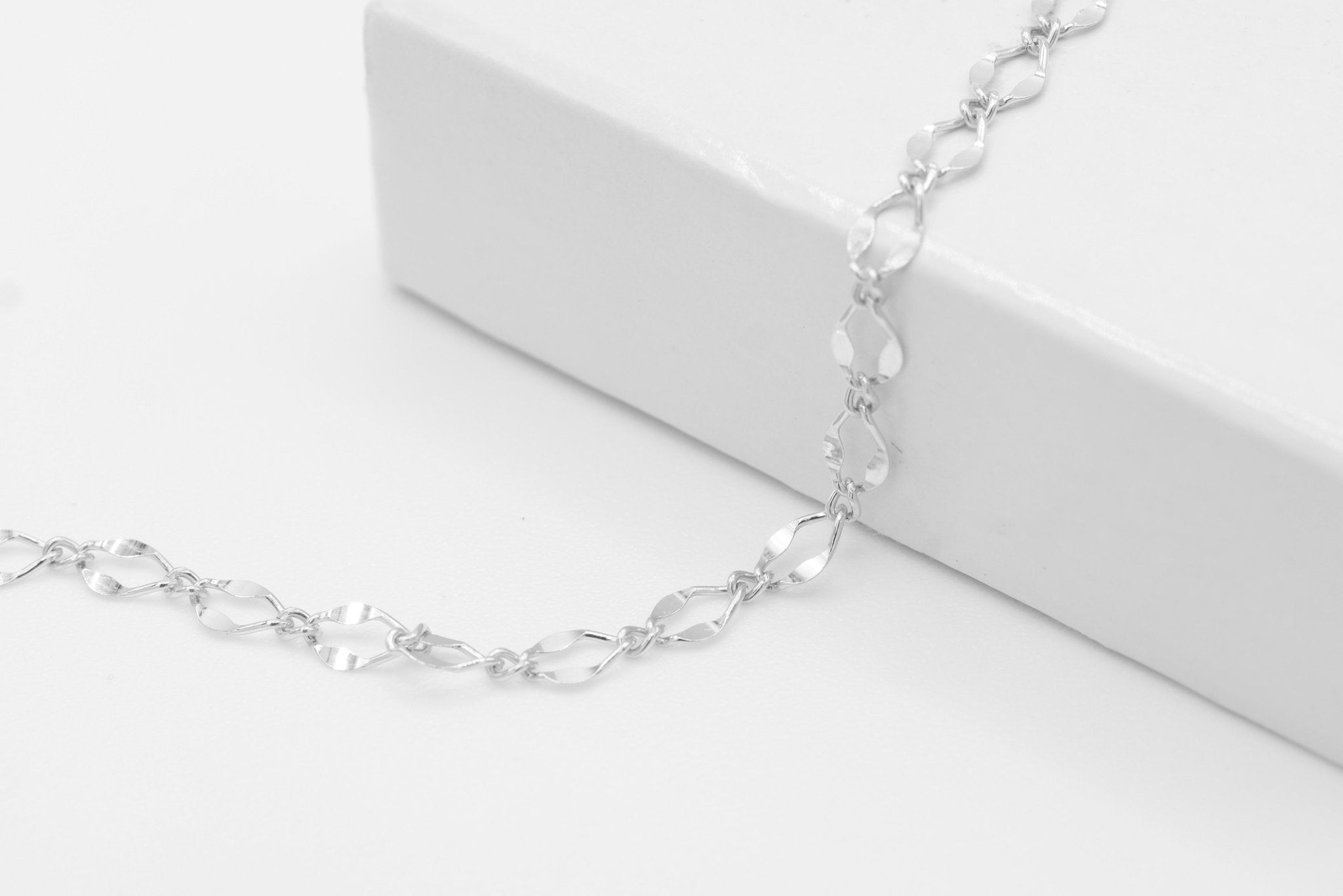 2.5mm x 4mm Marquis Dapped Chain, 925 Sterling Silver, Wholesale, Pay Per Foot, Jewelry Making Chain - HarperCrown