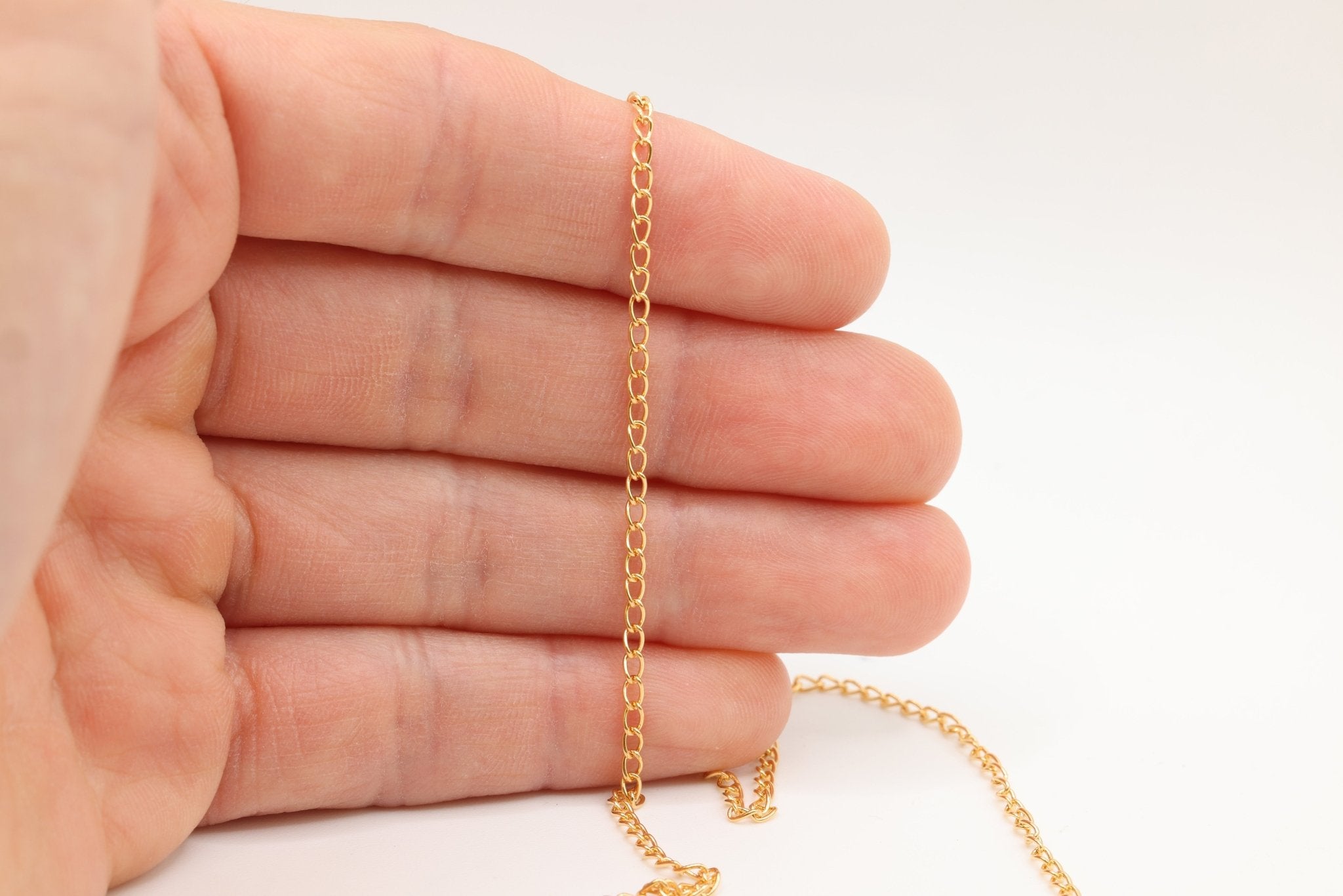 2mm x 3mm Flat Curb Chain, 14/20 Gold - Filled, Wholesale, Pay Per Foot, Jewelry Making Chain - HarperCrown