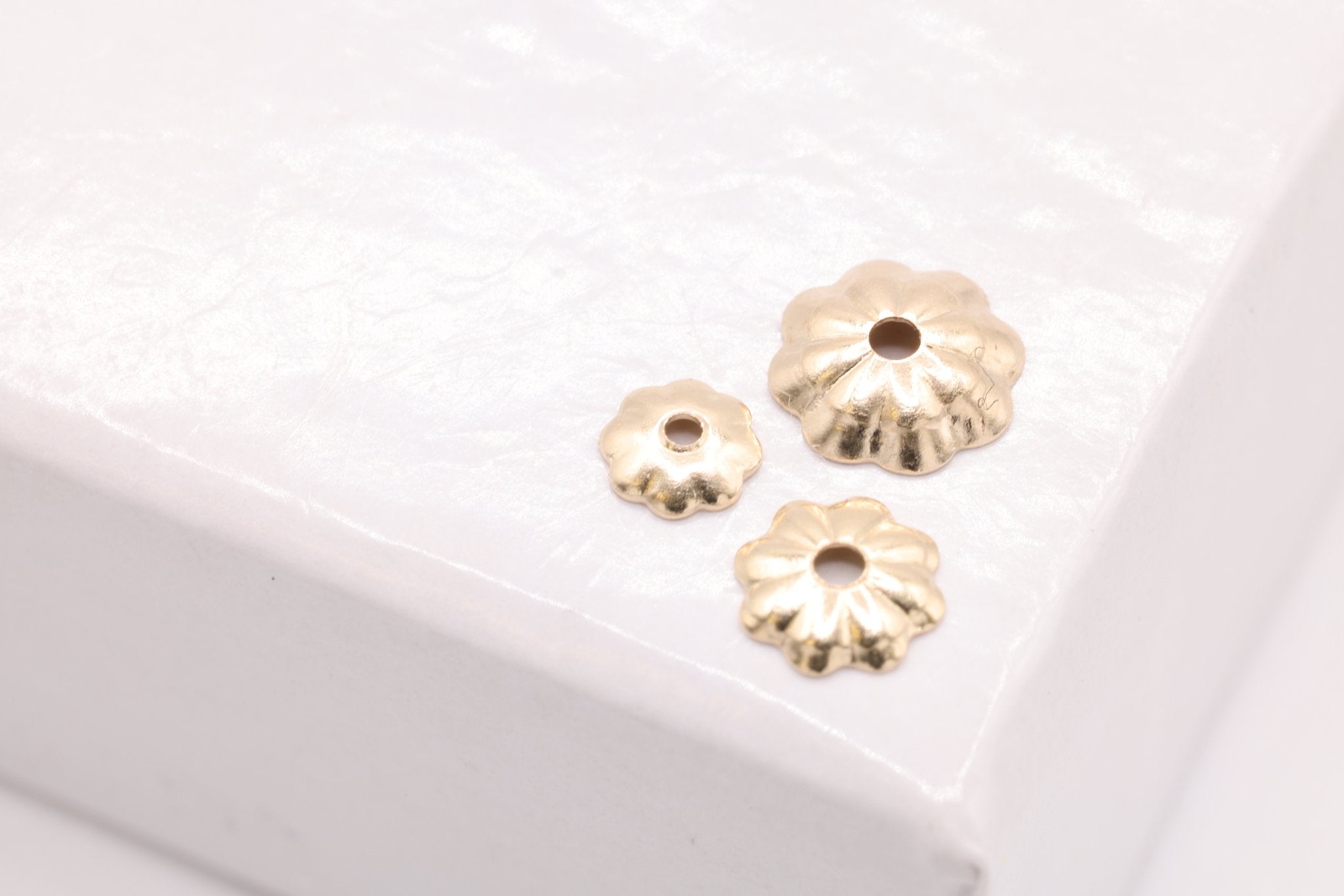 4mm Flower Bead Cap, Gold - Filled, Bulk DIY Wholesale Jewelry Making Charm - HarperCrown