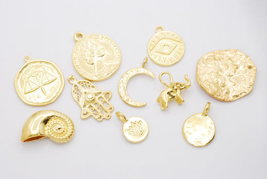 700pcs Wholesale Bulk Lots Jewelry Making Charms, 350pcs Charms and 350pcs Gold Jump Rings, Gold Plated Charms for Jewelry Making Assorted Bracelet