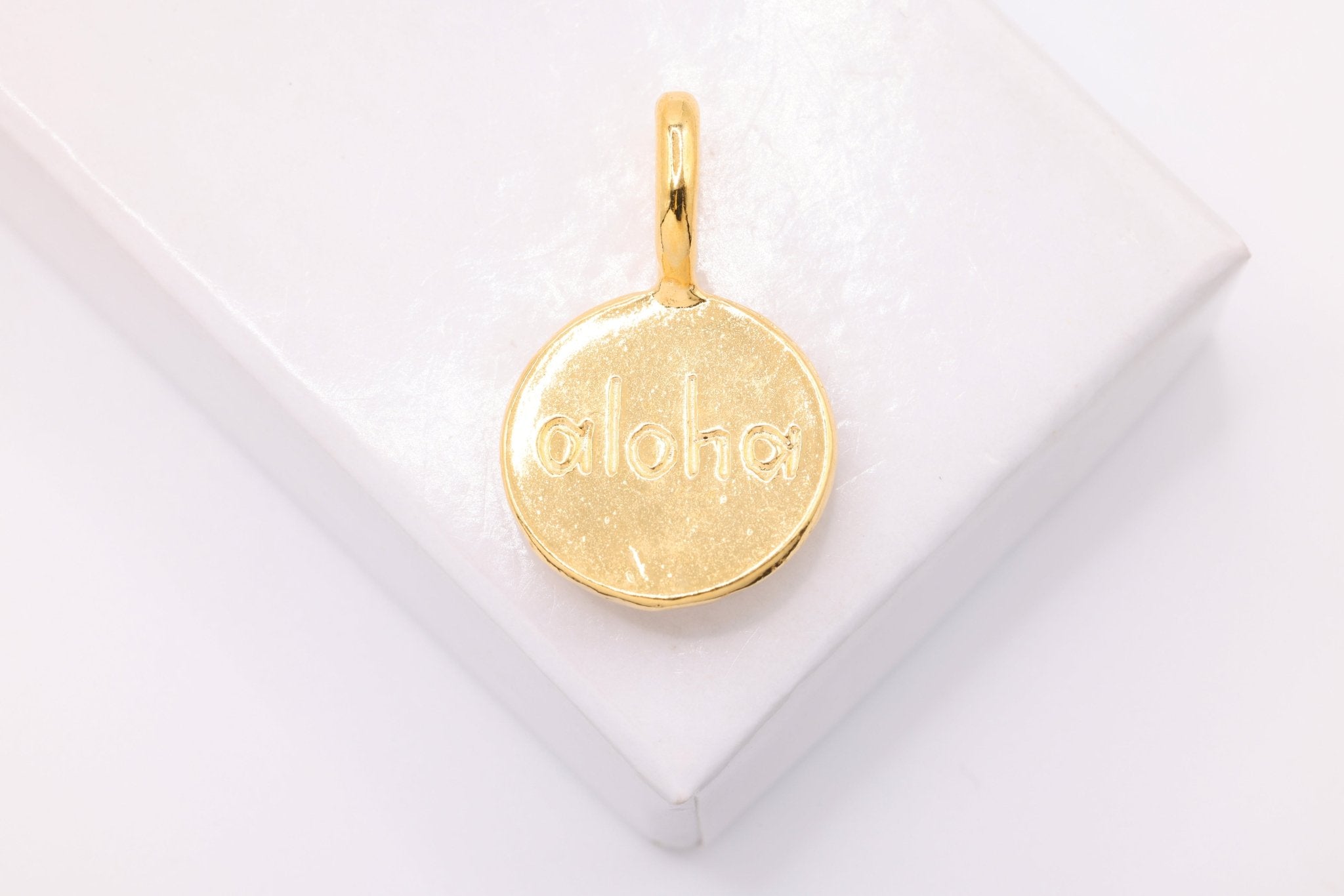 "Aloha" Charm, Wholesales, 14K Solid Gold, 13mm, Hawaiian Greeting - HarperCrown