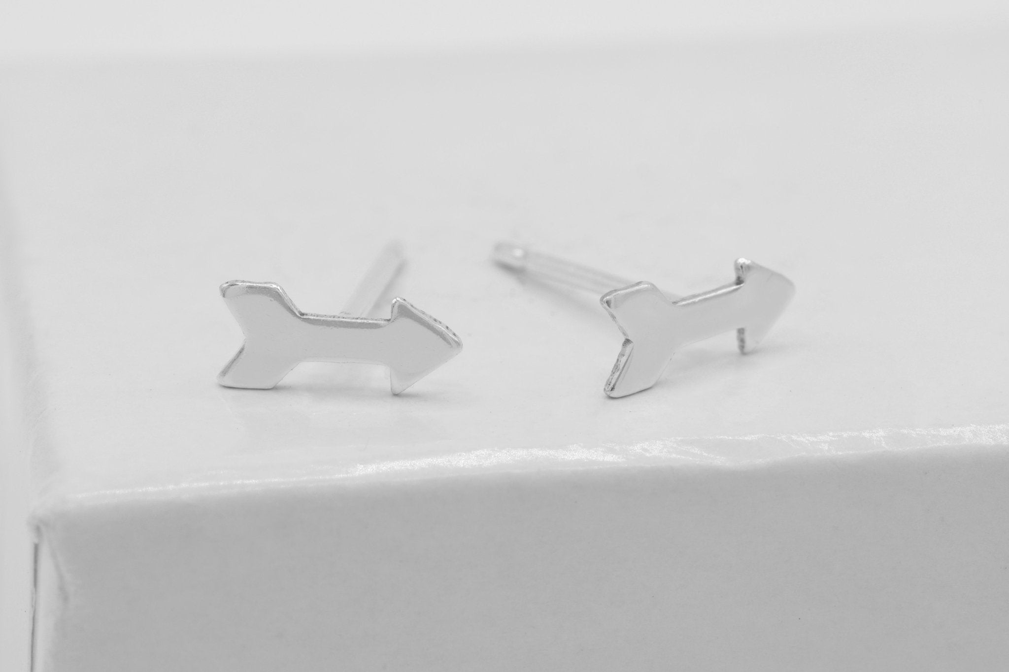 Arrow Stud Earring, 925 Sterling Silver, 8mm x 3mm, Wholesale, Dainty Minimalist Jewelry Earrings - HarperCrown