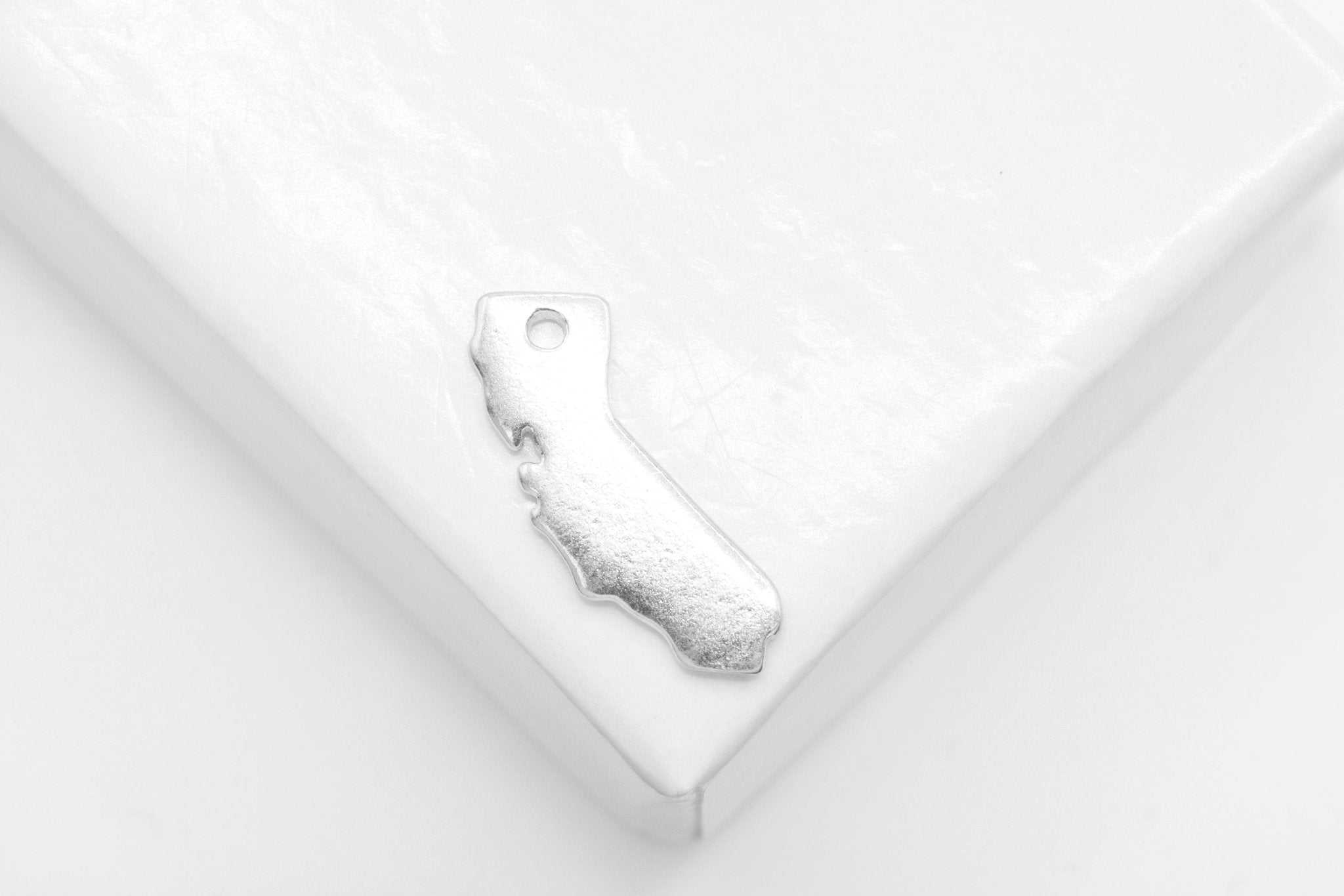 California State Blank Charm, Wholesale, 925 Sterling Silver, 13mm x 6mm - HarperCrown