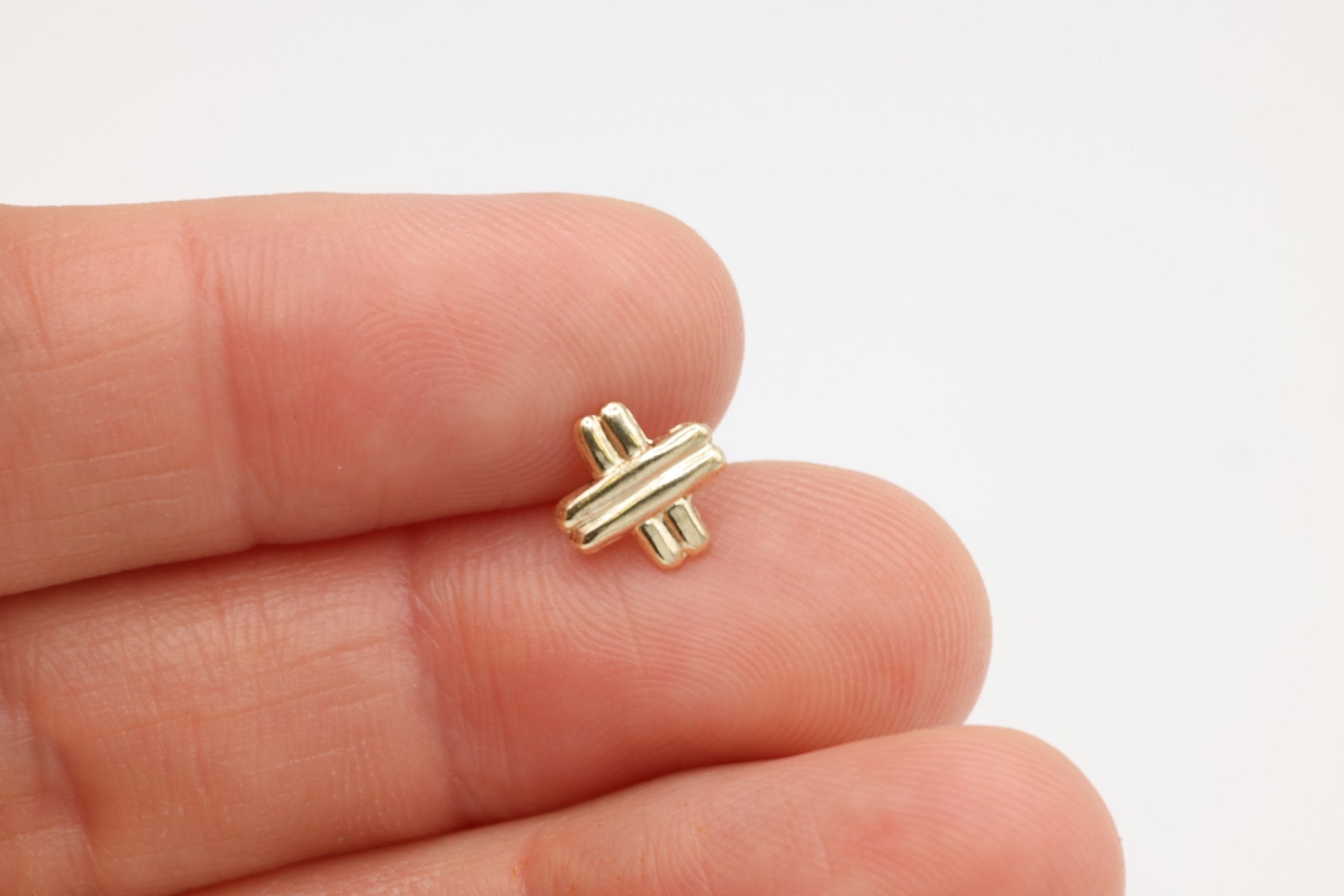 Crisscross Stud Earring, 14/20 Gold - Filled, 8mm x 8mm, Wholesale, Crossed Bar Dainty Minimalist Jewelry Earrings - HarperCrown