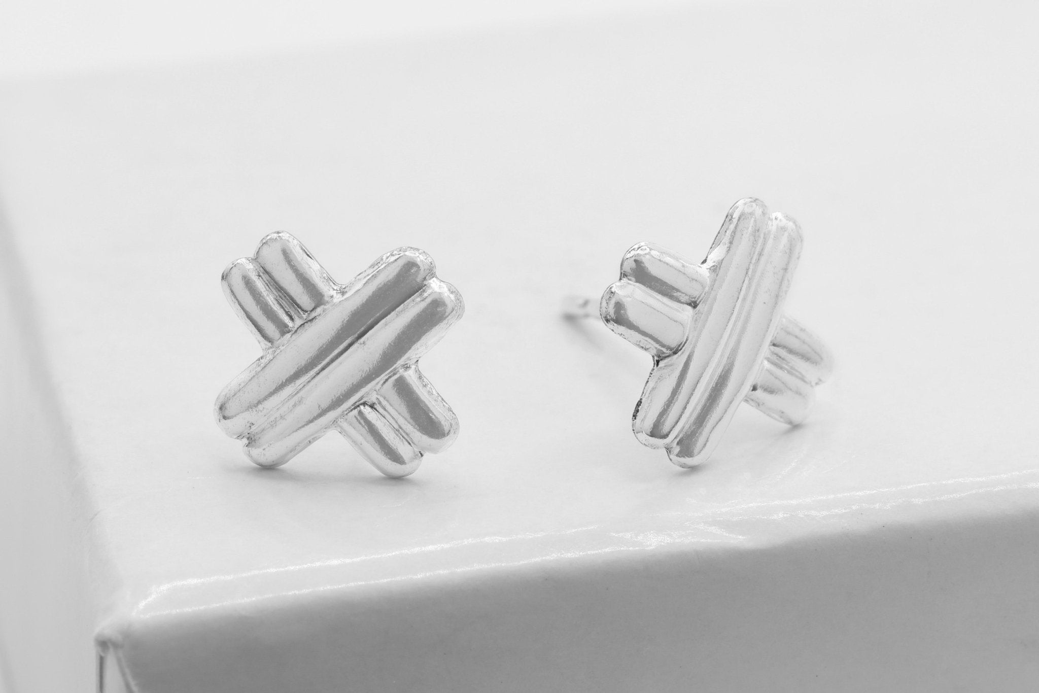 Crisscross Stud Earring, 925 Sterling Silver, 8mm x 8mm, Wholesale, Crossed Bar Dainty Minimalist Jewelry Earrings - HarperCrown